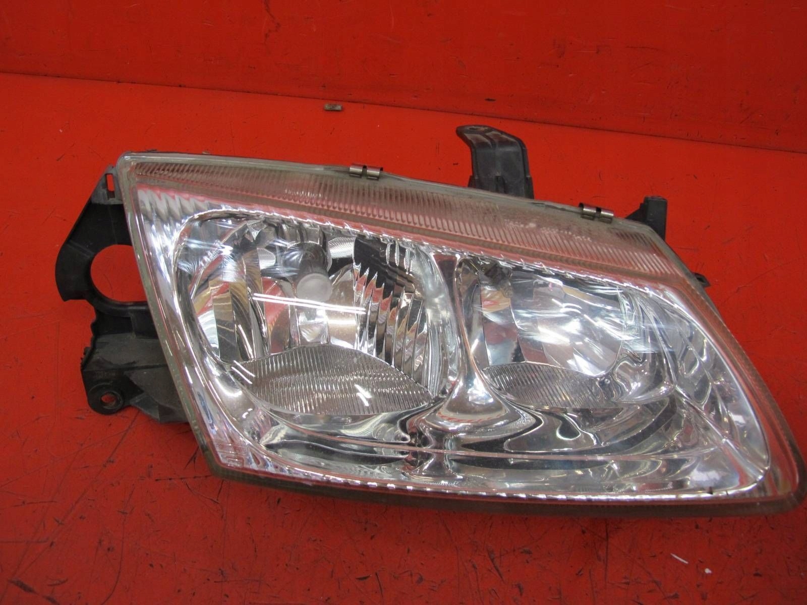NISSAN ALMERA II 2 N16 00- light REFLEKTOR right front 89003330 EUROPA