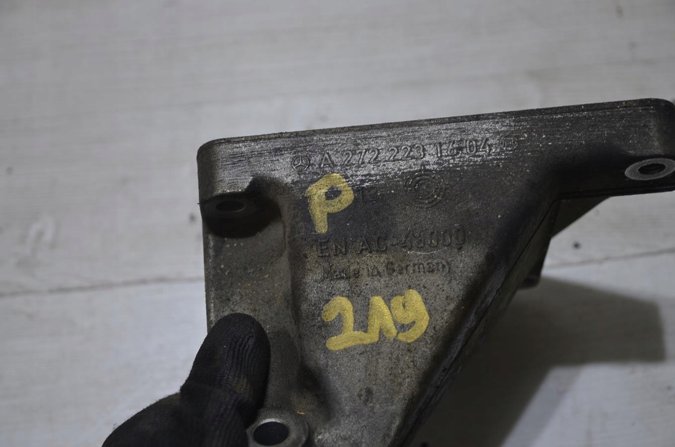 engine mount right Mercedes CLS w219
