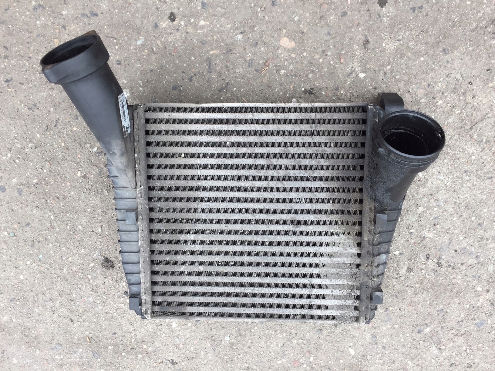 AUDI Q7 4L 4.2 TDI intercooler left 7L0145803C