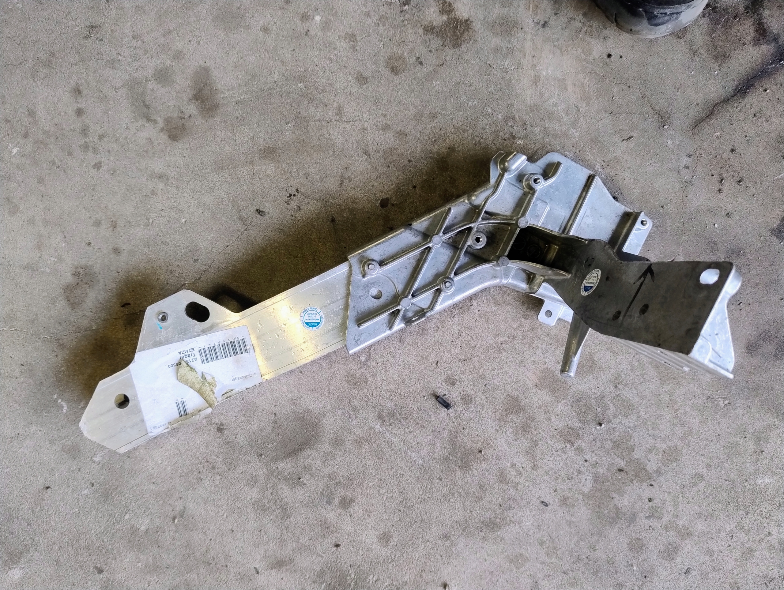 support panel for radiators pillar right OKULAR MERCEDES GLC 253 W253 A2536210700
