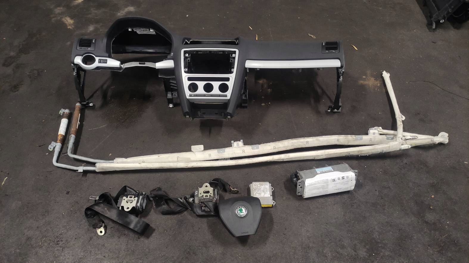 running board POSTRZALOWY SKODA OCTAVIA II RS