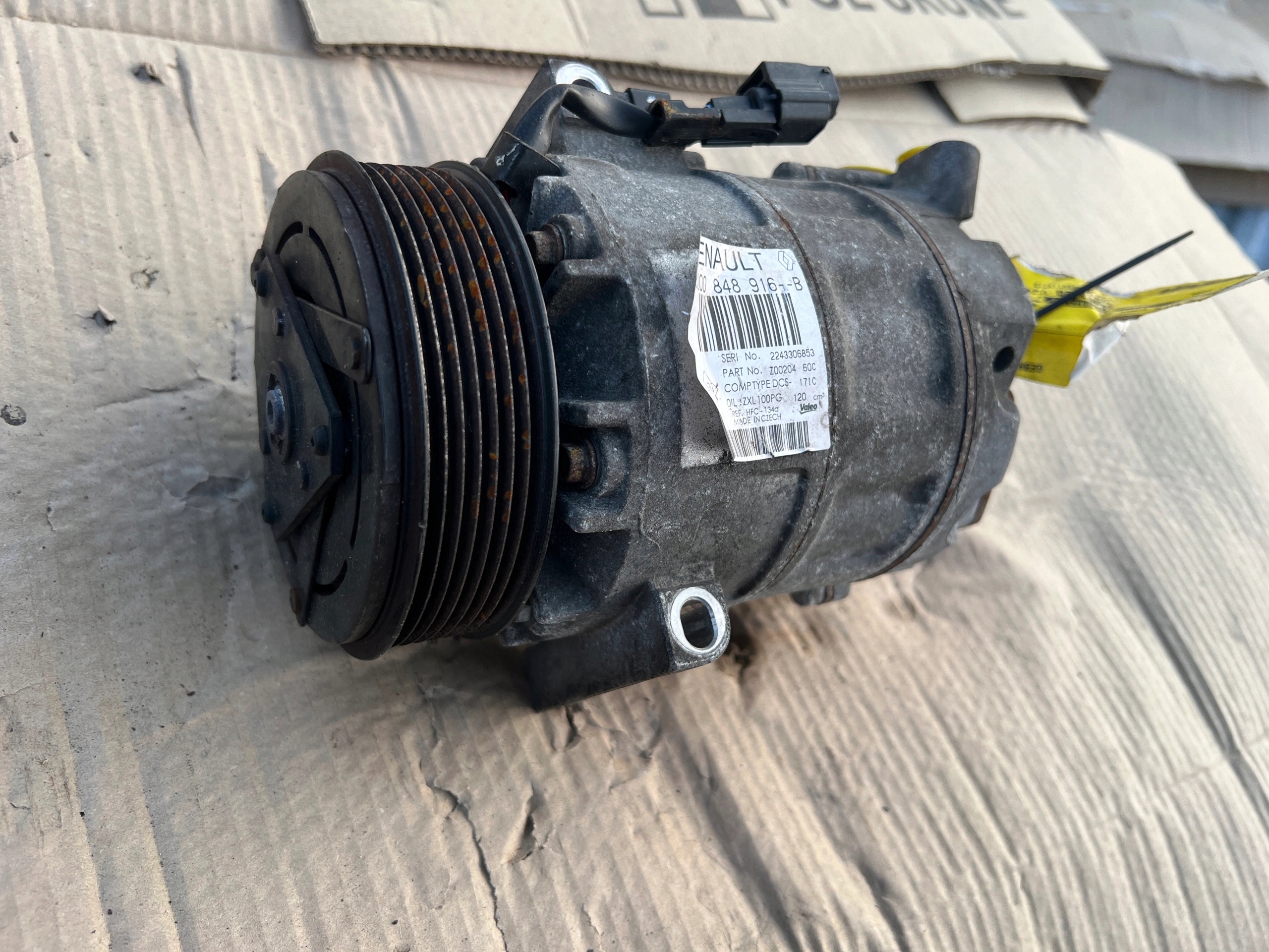 RENAULT MASTER III 2.3 10-24 compressor; of the air conditioning 8200848916b compressor