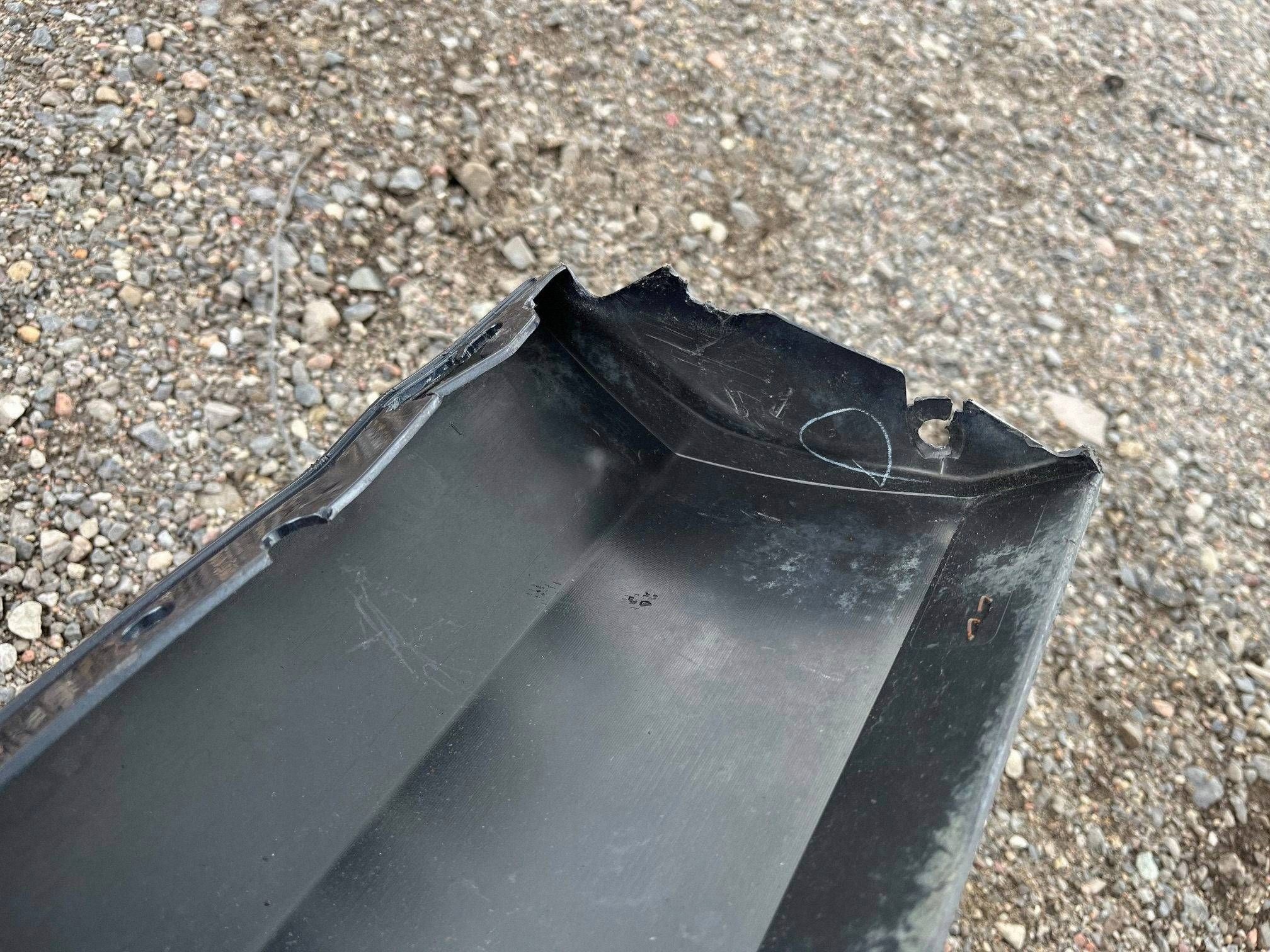 threshold right moulding cap threshold of the threshold right Chevrolet Camaro 2014-2015