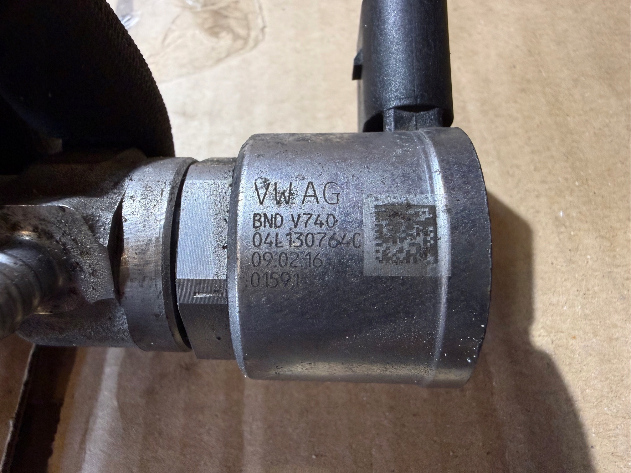 AUDI A6 C7 2.0 TDI injection ramp sensor 04L089G 04L906054 04L130764C