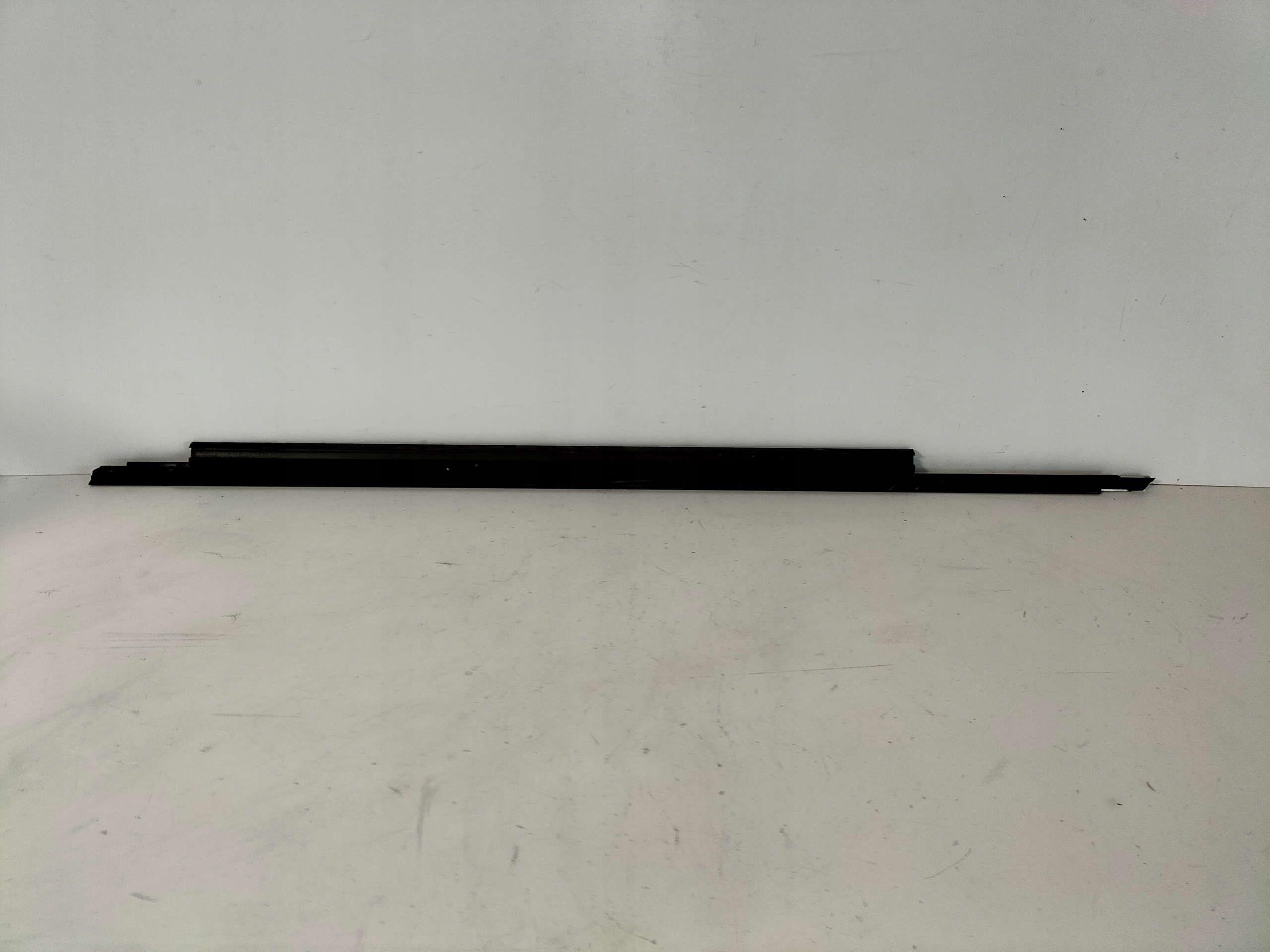 moulding dust front right AUDI A4 B8 07-15