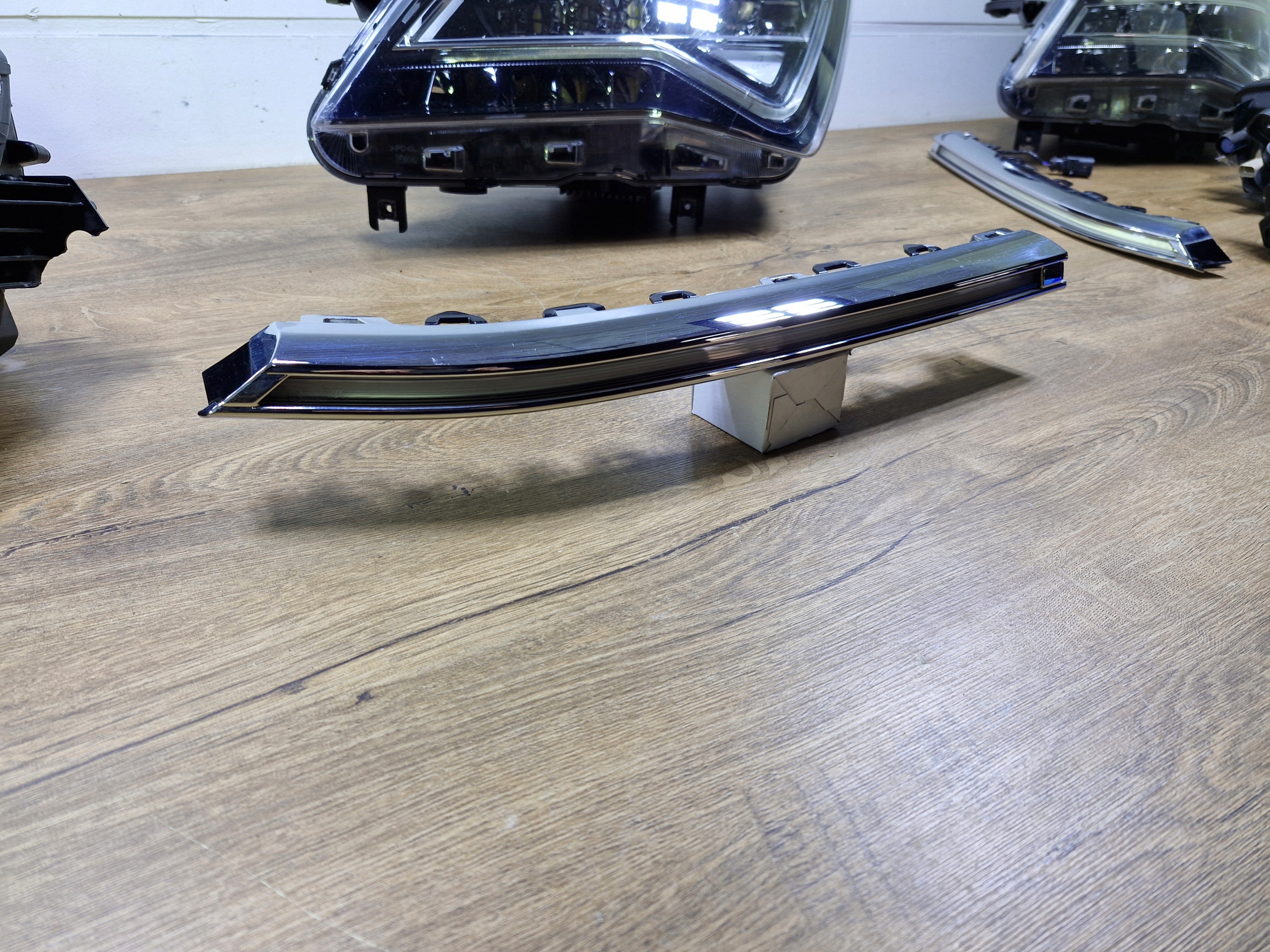 VW T-Roc A1 Kühlergrill FRONTGRILL Kühlergitter 2GA941654V - Thumbnail 3