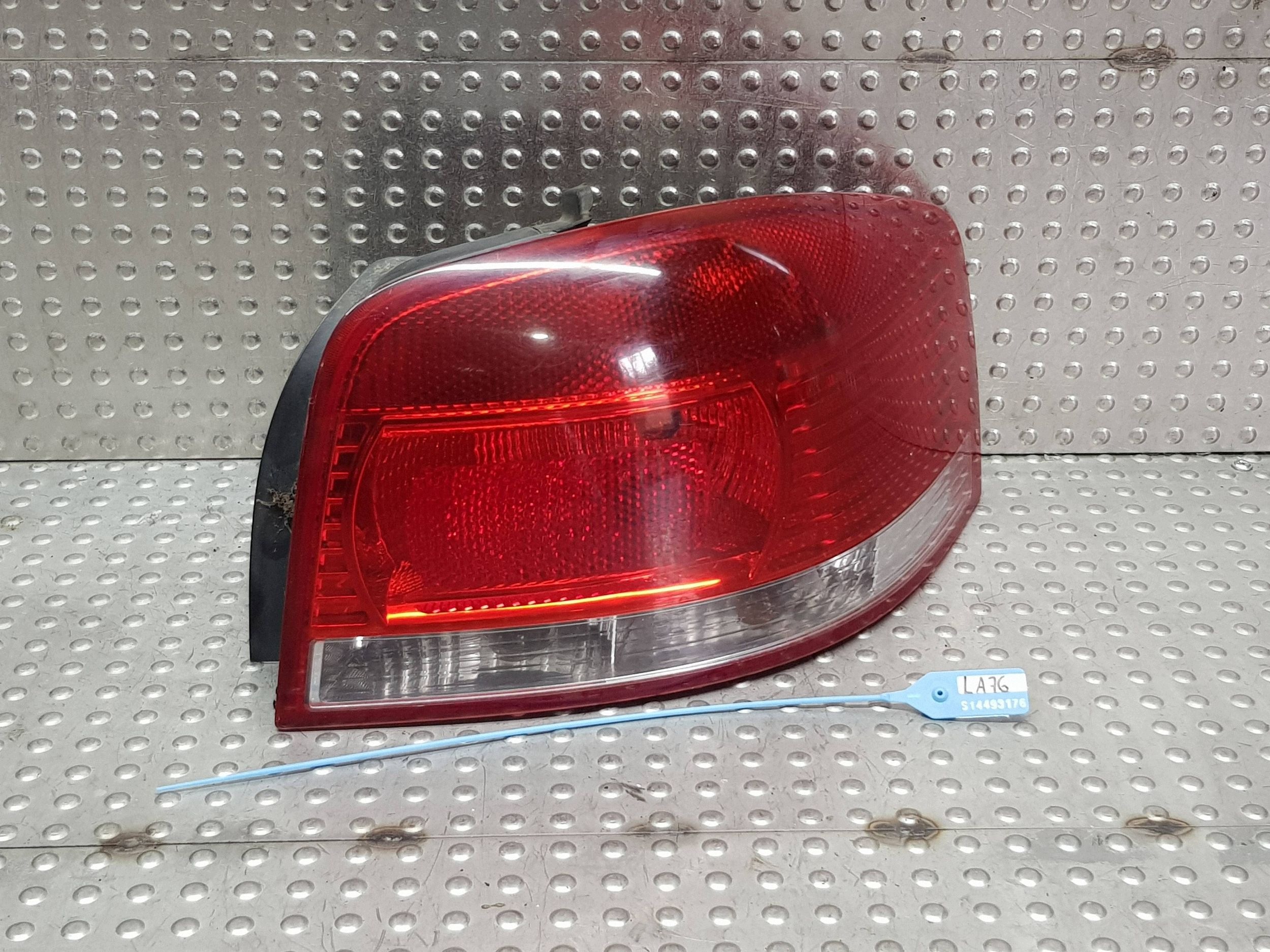light right rear part 8P0945096 AUDI A3 8P HB 3D 03