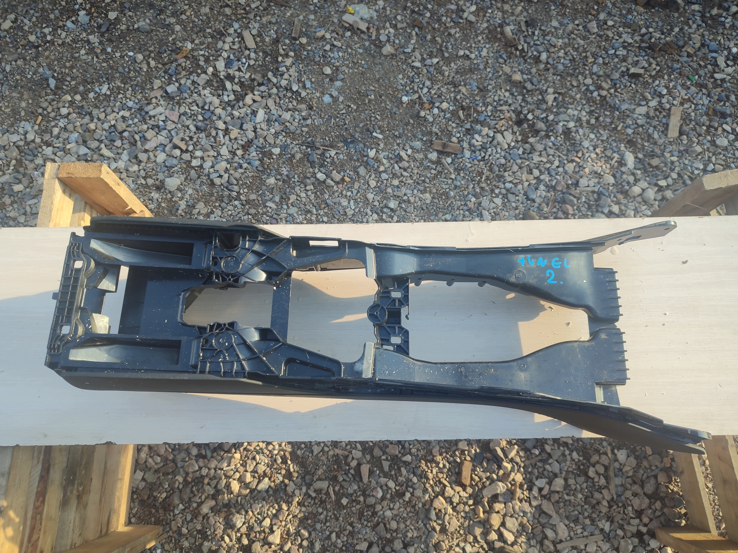 BMW F10 F11 TUNEL mitte 9206673