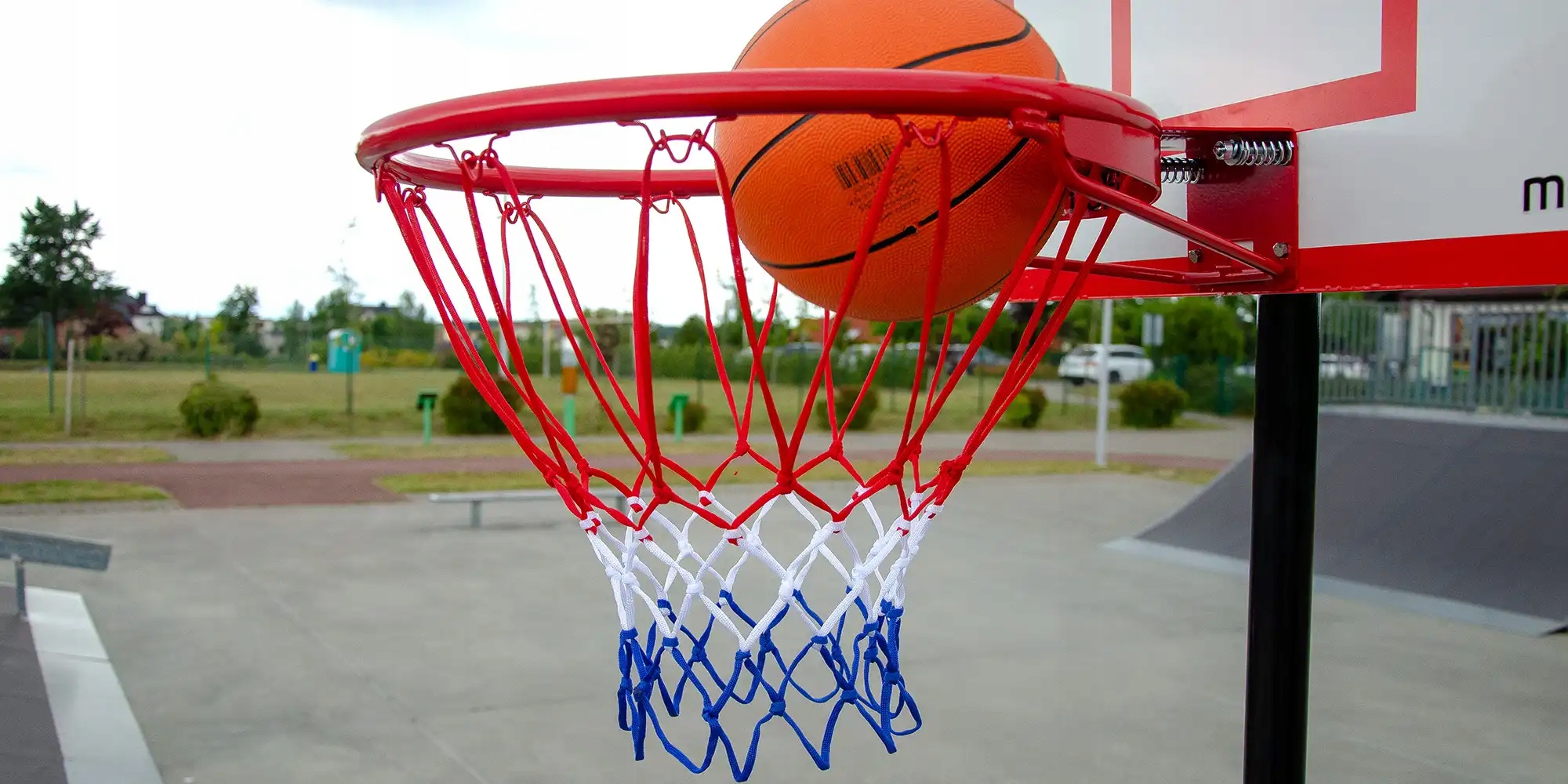 PROFESJONALNA DUŻA OBRĘCZ DO KOSZYKÓWKI 45CM KOSZA Średnica obręczy 45 cm