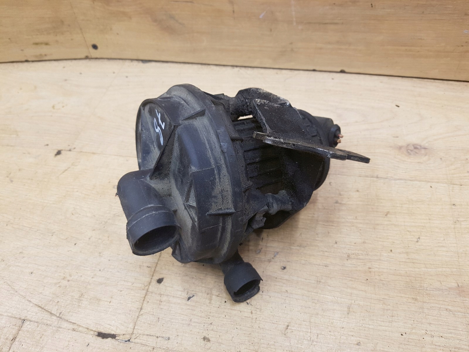 POMPA POWIETRZA WTORNEGO VW GOLF 4 IV AUDI A3 OCTAVIA 1 06A959253B