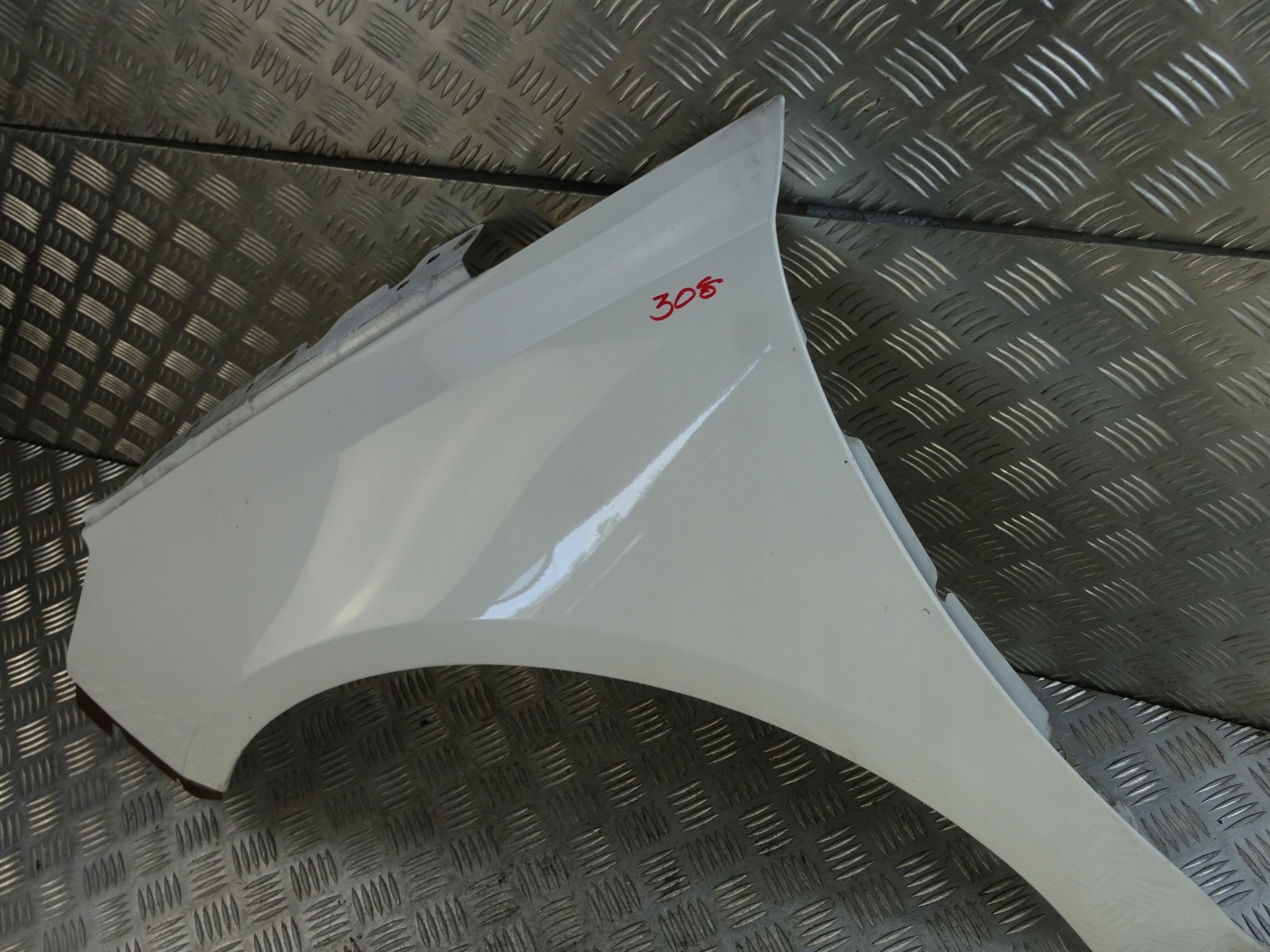 PEUGEOT 308 II T9 fender left front EWP