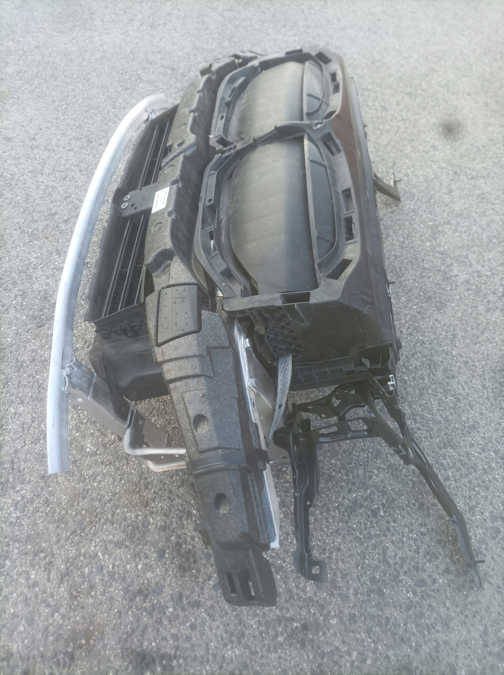 BMW 1 F40 PAS PRZEDNI+ KPL CHŁODNIC WZMOCNIENIE Typ samochodu Samochody osobowe