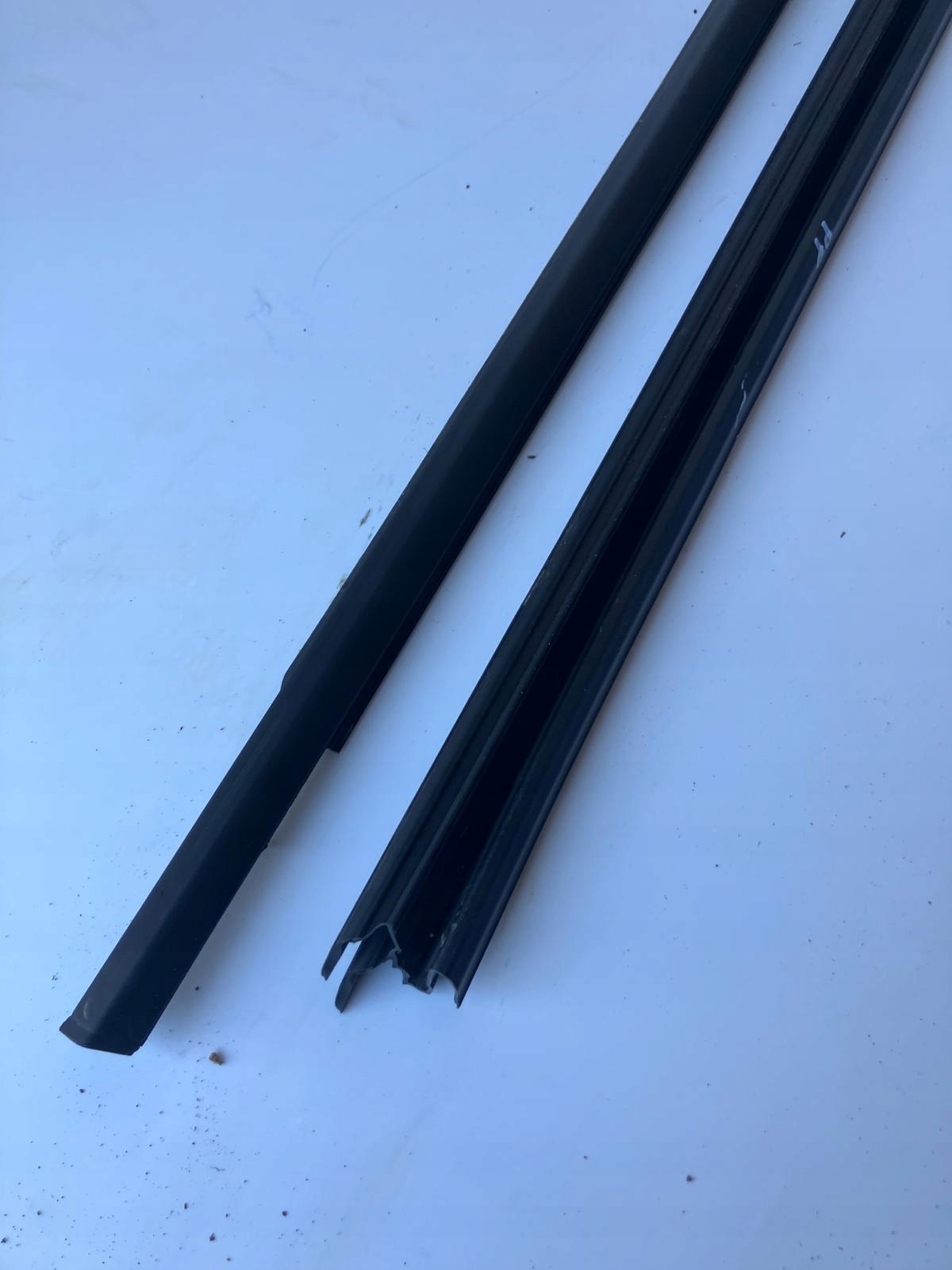 mouldings ZGARNIAJACE door MEGANE V E-TECH right front