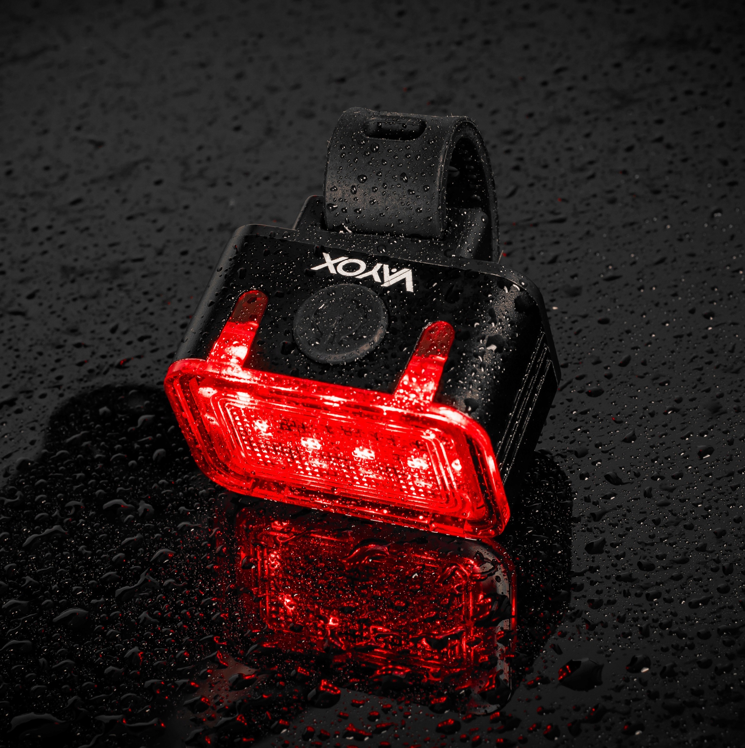 LAMPKA ROWEROWA TYLNA AKUMULATOROWA OŚWIETLENIE USB-C ALUMINIUM 300lm VAYOX Rodzaj tylne