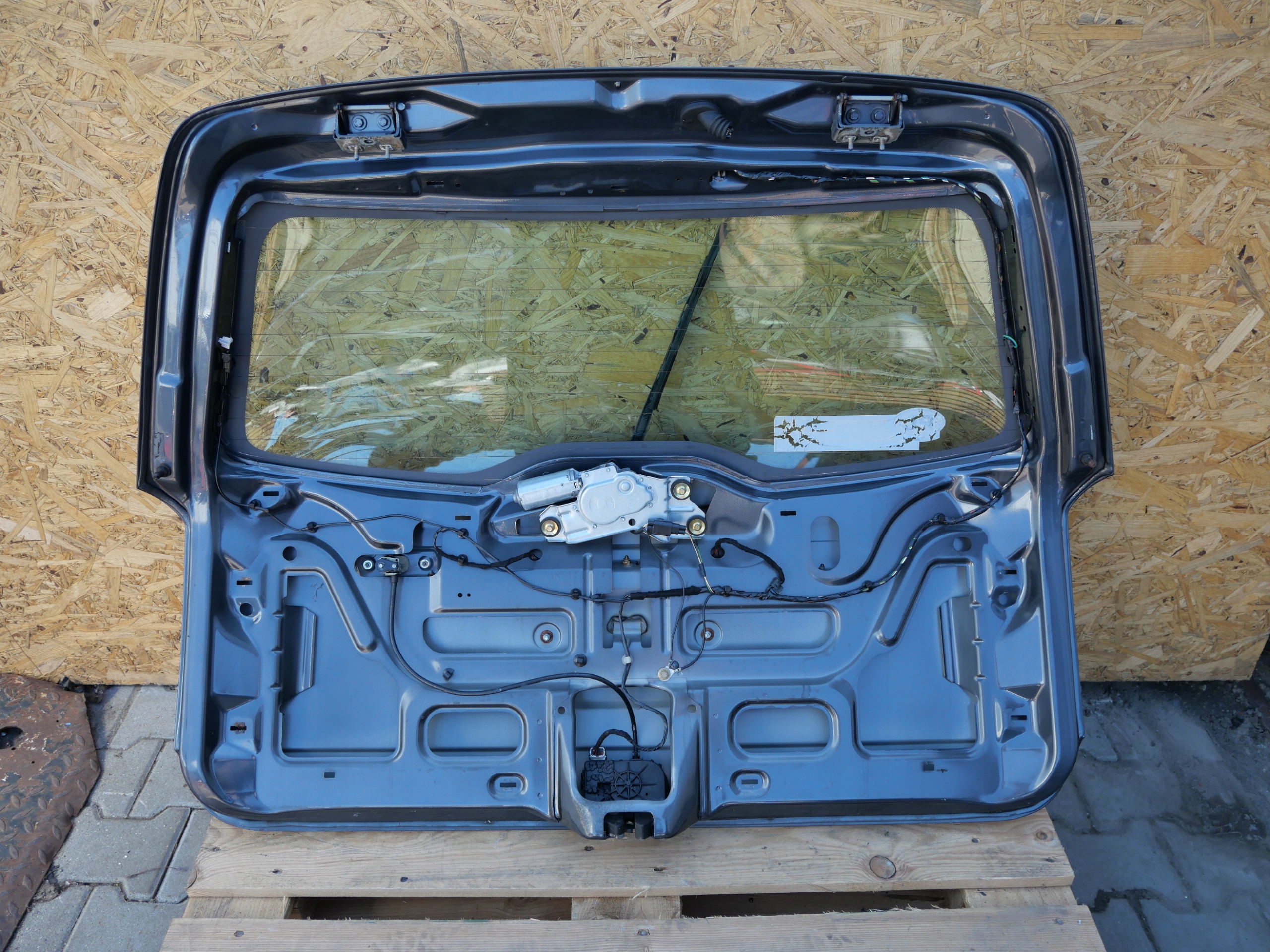 FORD FOCUS MK1 KOMBI trunk door boot