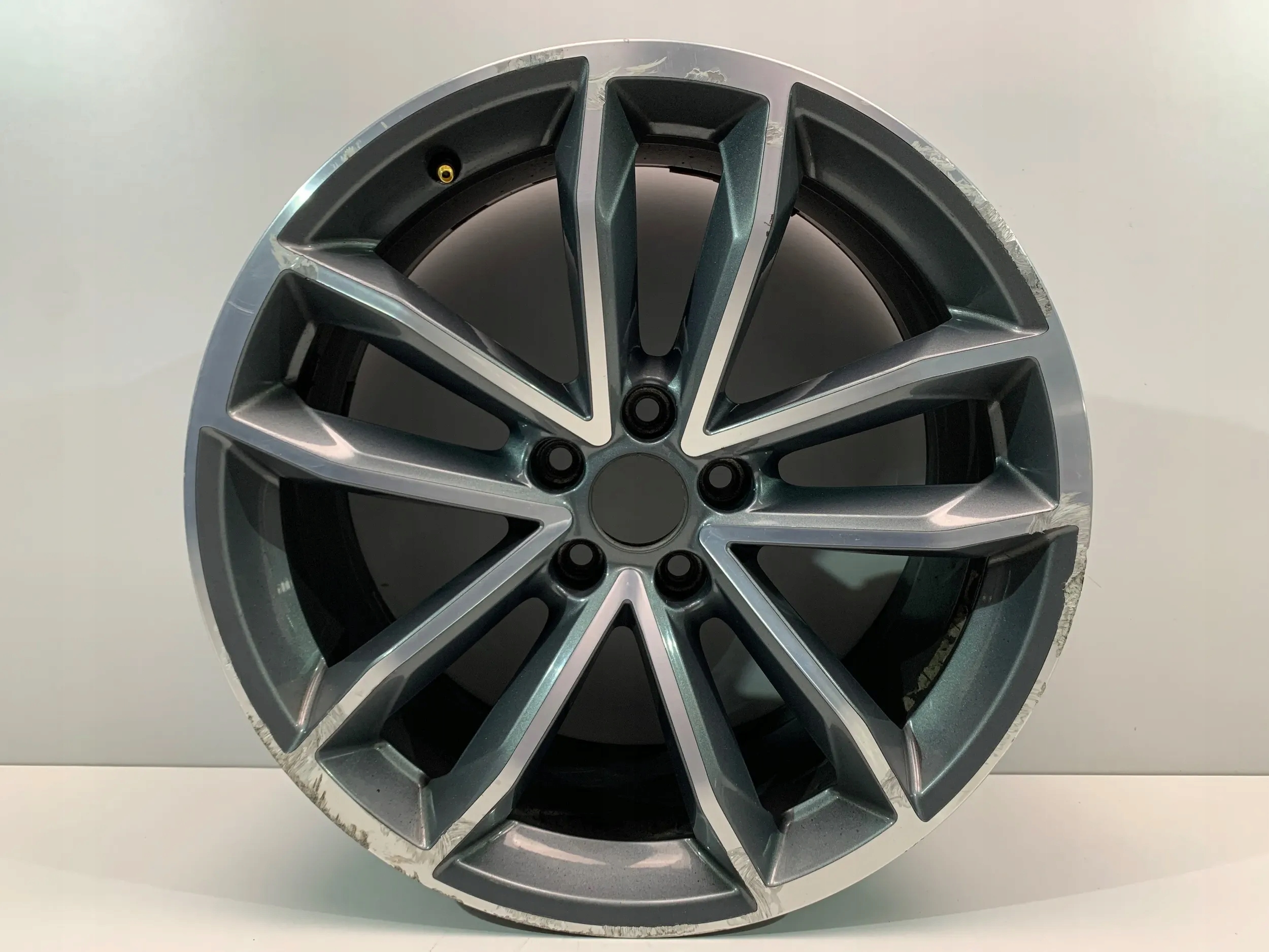 AUDI S5 A5 8W S4 A4 B9 FELGA ALUMINIOWA 8,5J R19 ET32 8W0601025DF