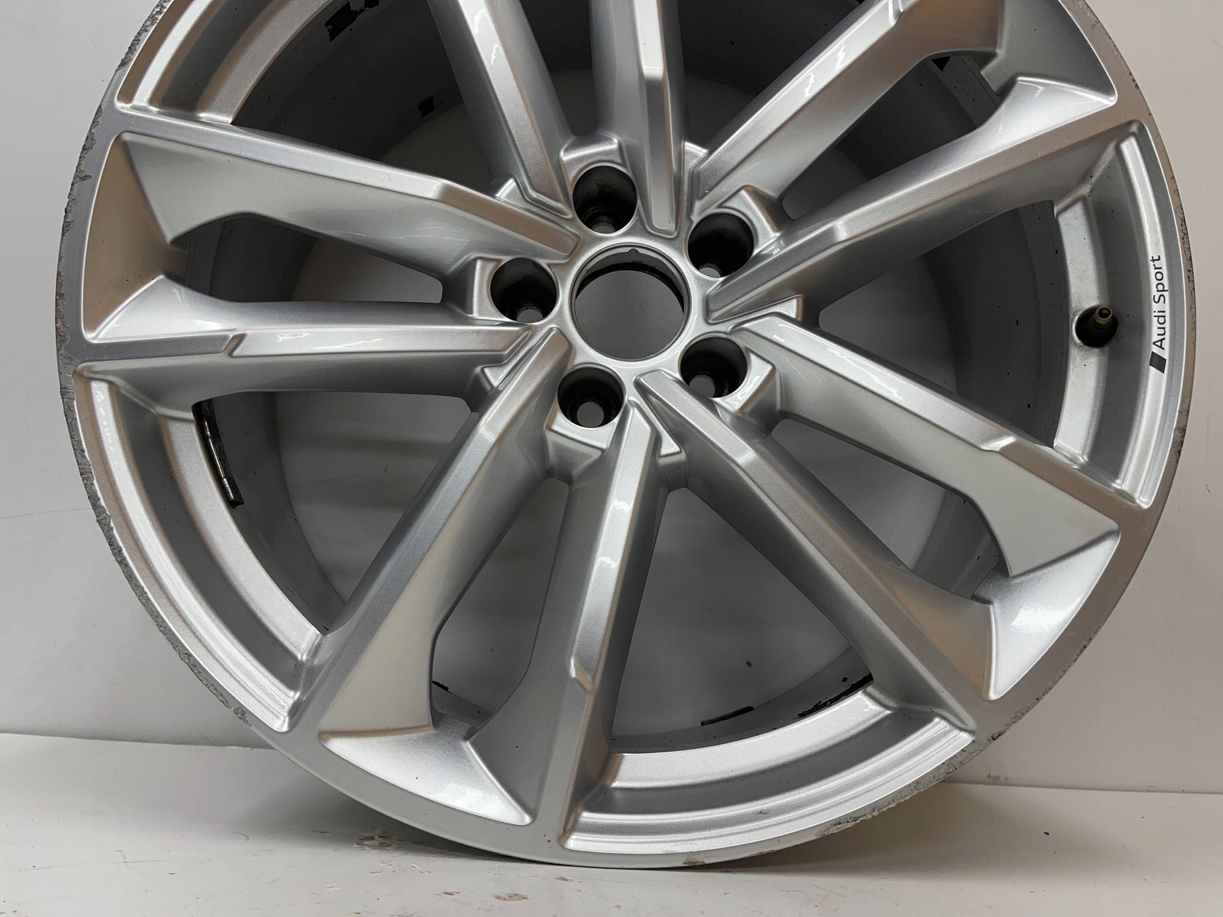 disk hliníkový 20'' Audi A7 A6 C8 4K8 8,5J ET30 4K8601025M