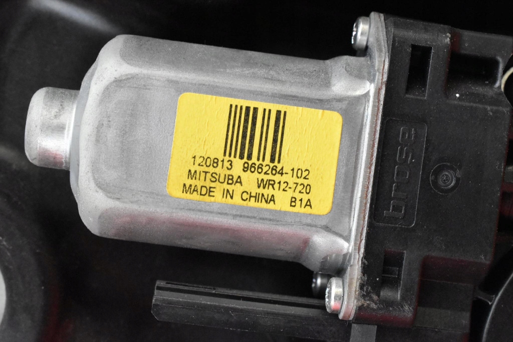 window regulator right rear part 30753330 VOLVO XC60 1 and 08-13