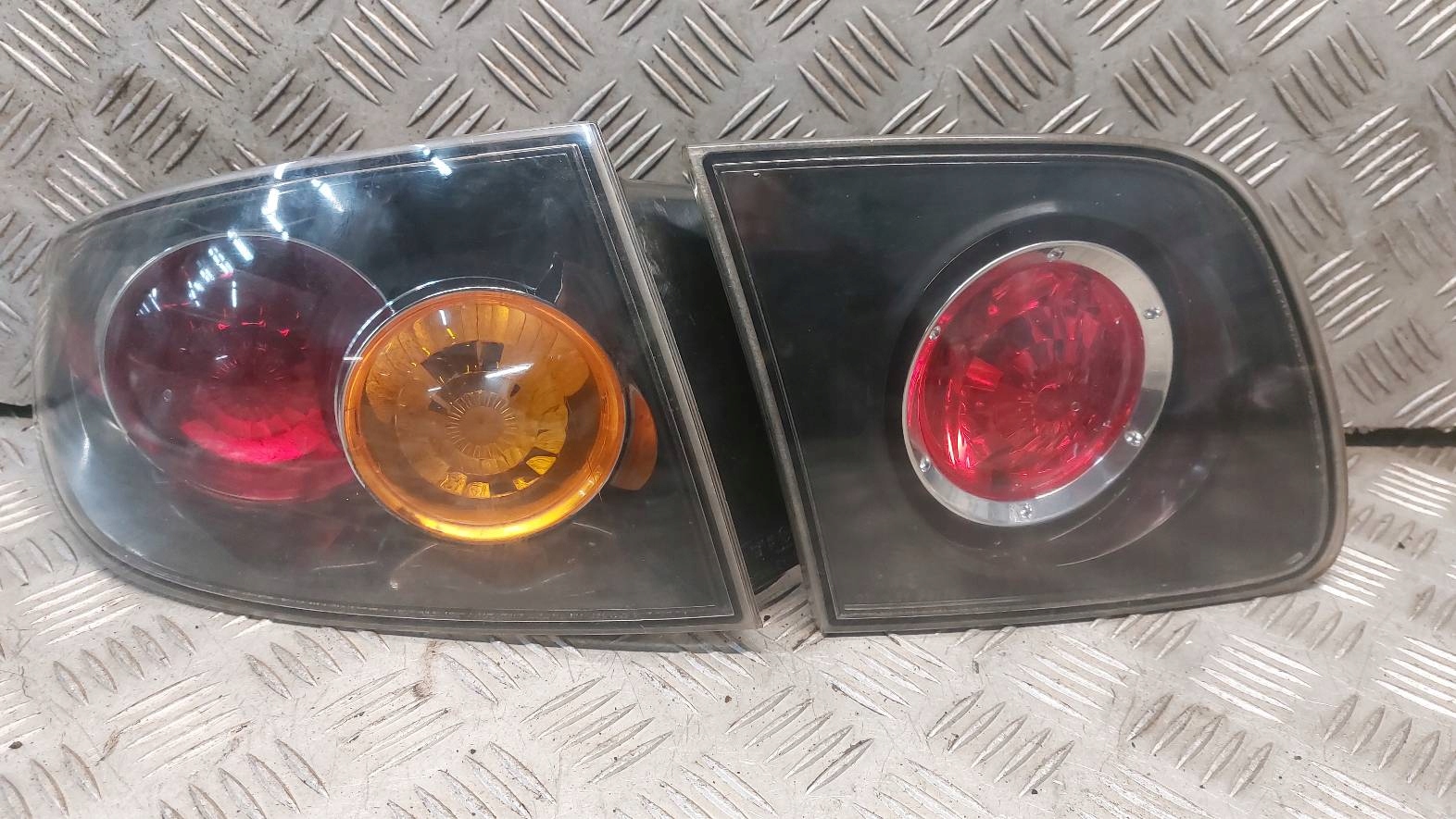 light left rear part MAZDA 3 and