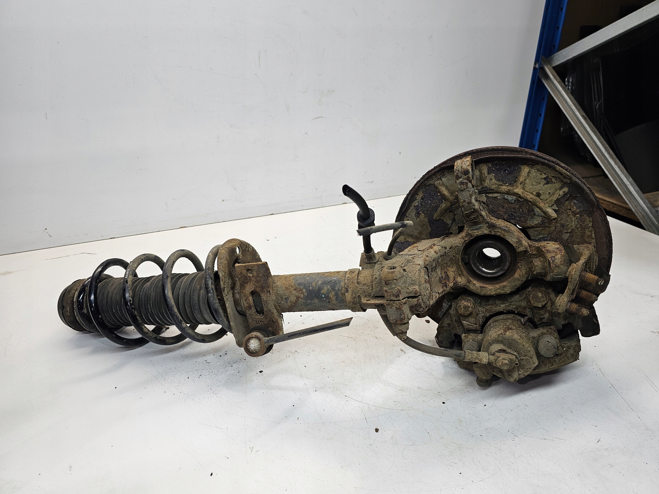 swing right AUDI A1 8X VW SKODA KOMPELT 6R0413031AR
