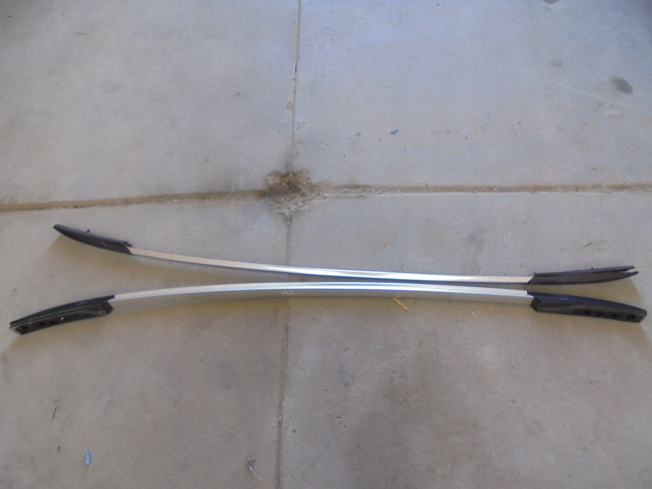 RELINGI DACHOWE LEWY PRAWY KOMPLET VOLVO V40 II Car type Passenger cars