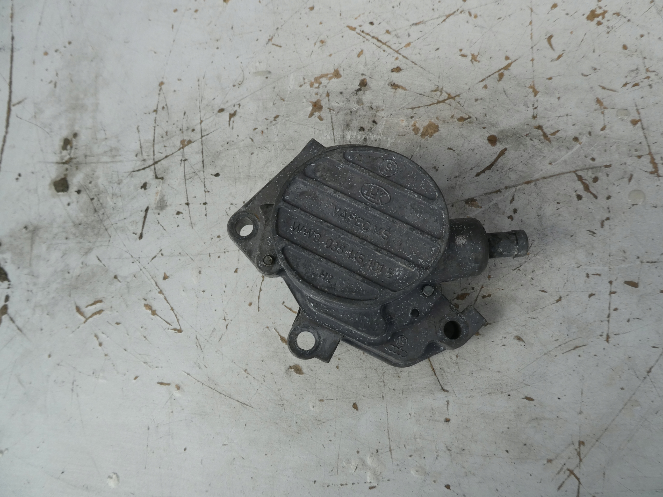 POMPA VACUM AUDI SEAT VW SKODA 038145101B