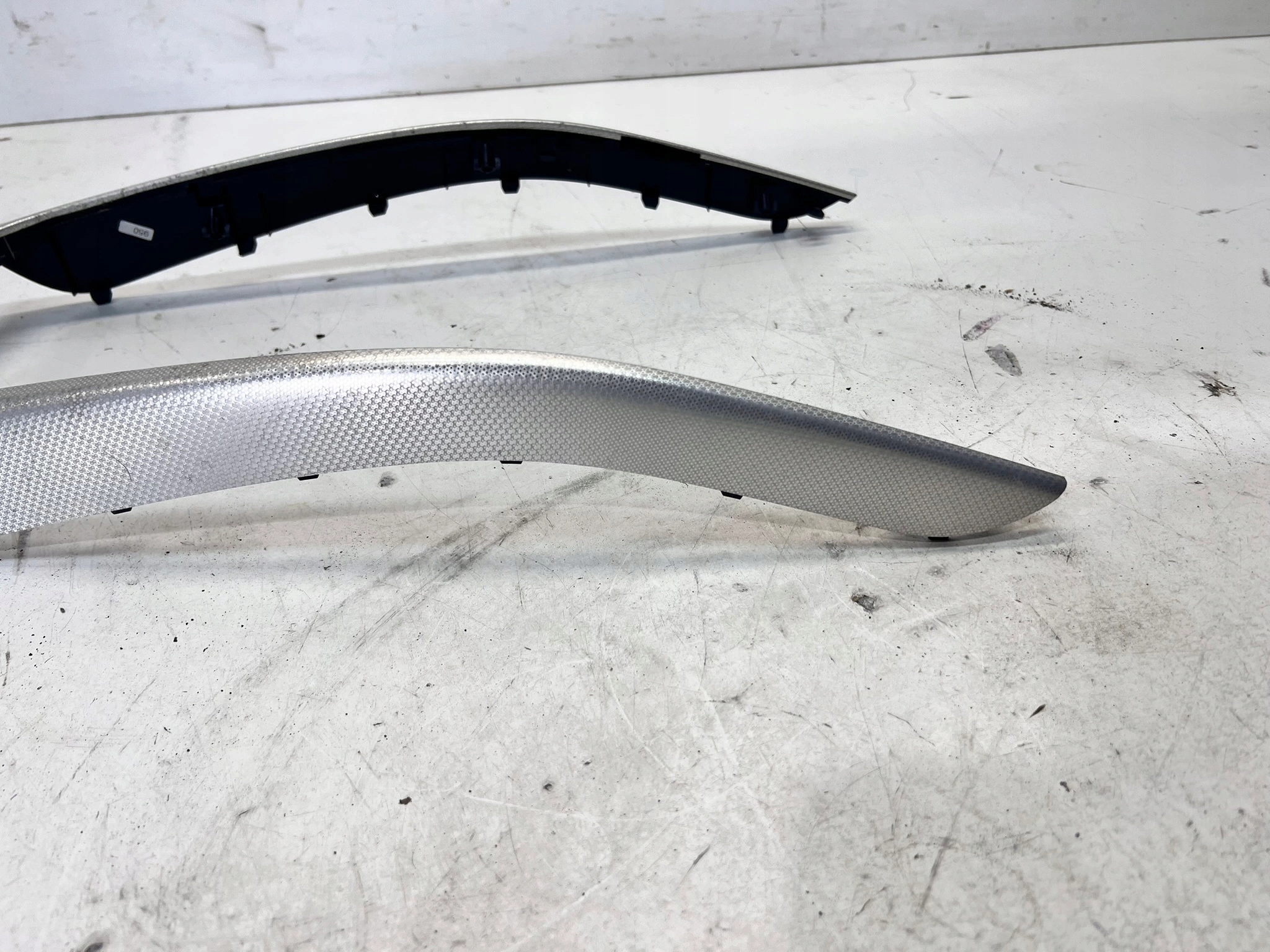 DEKOR TUNELU AUDI A4 B8 A5 8T 8K0863305 1/26 KOLKA