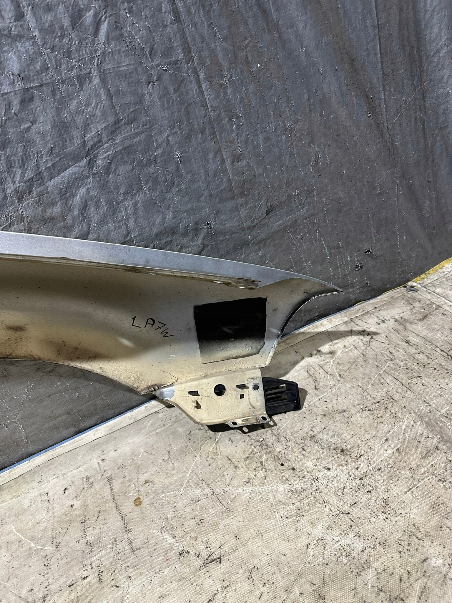 fender left front VOLKSWAGEN VW PASSAT B5 FL LA7W