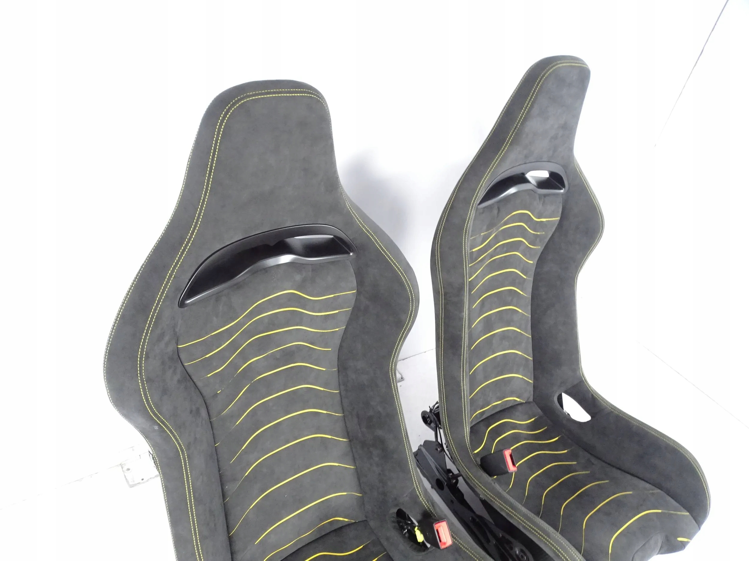 кресла MASERATI MC20 M240 ALFA ROMEO Carbon