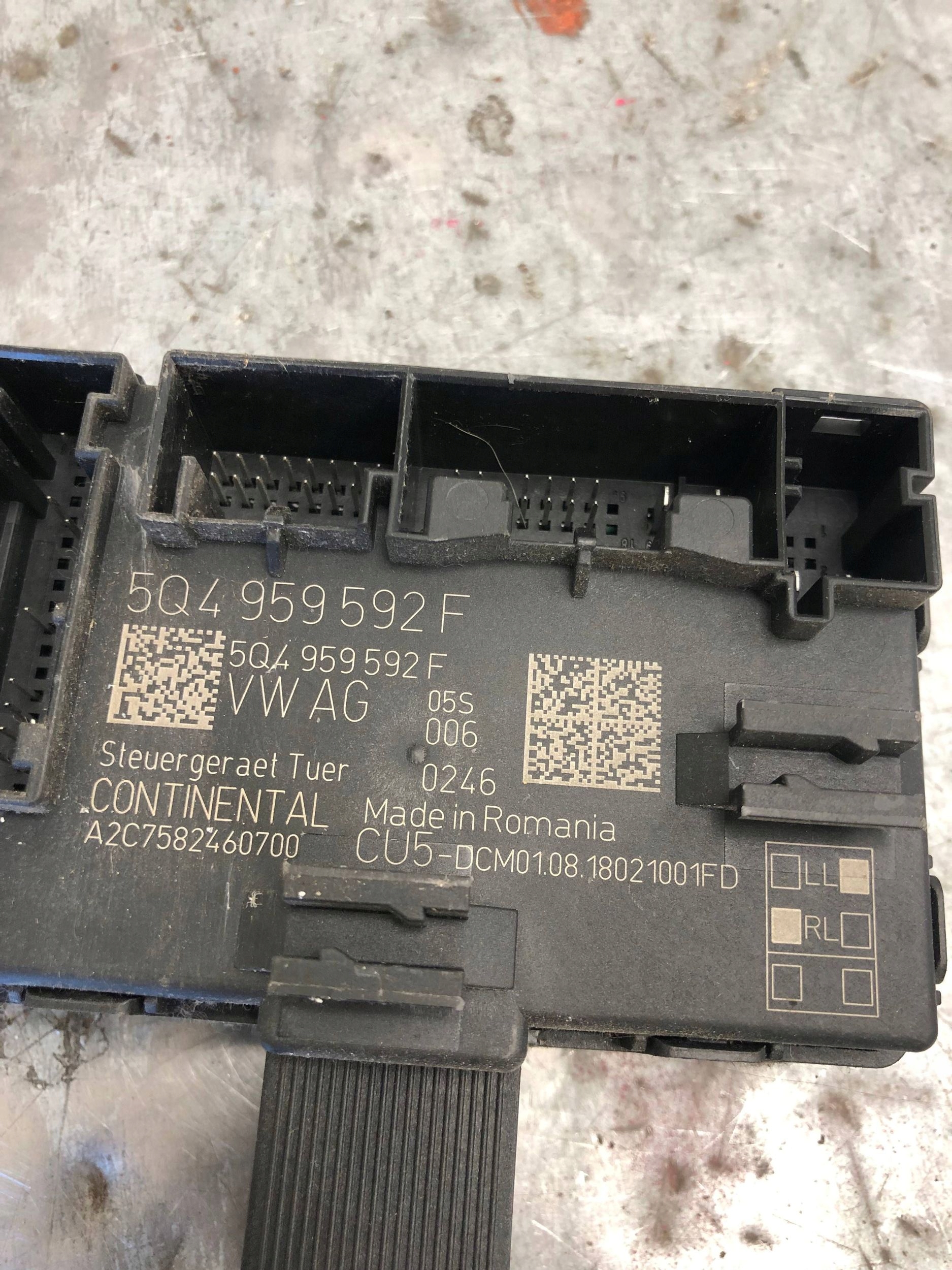 module control unit door right front VW CRAFTER II MAN TGE 5Q4959592F