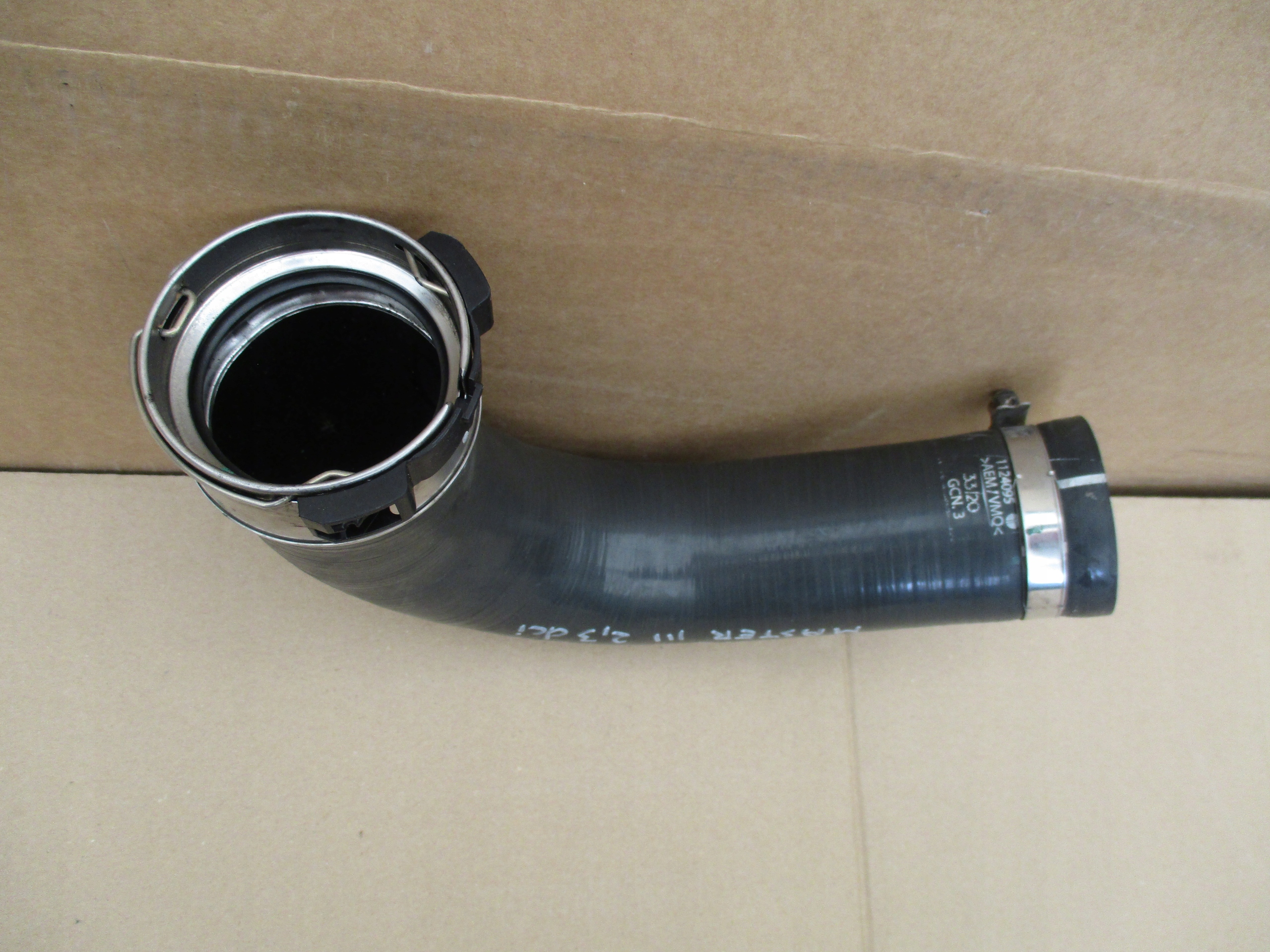 hadice intercoolera Renault Master III 2,3 DCI 1124095
