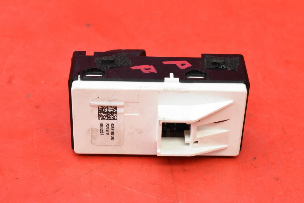 switch lifting windows right front 93581R2000 KIA SPORTAGE 5 V 21-25