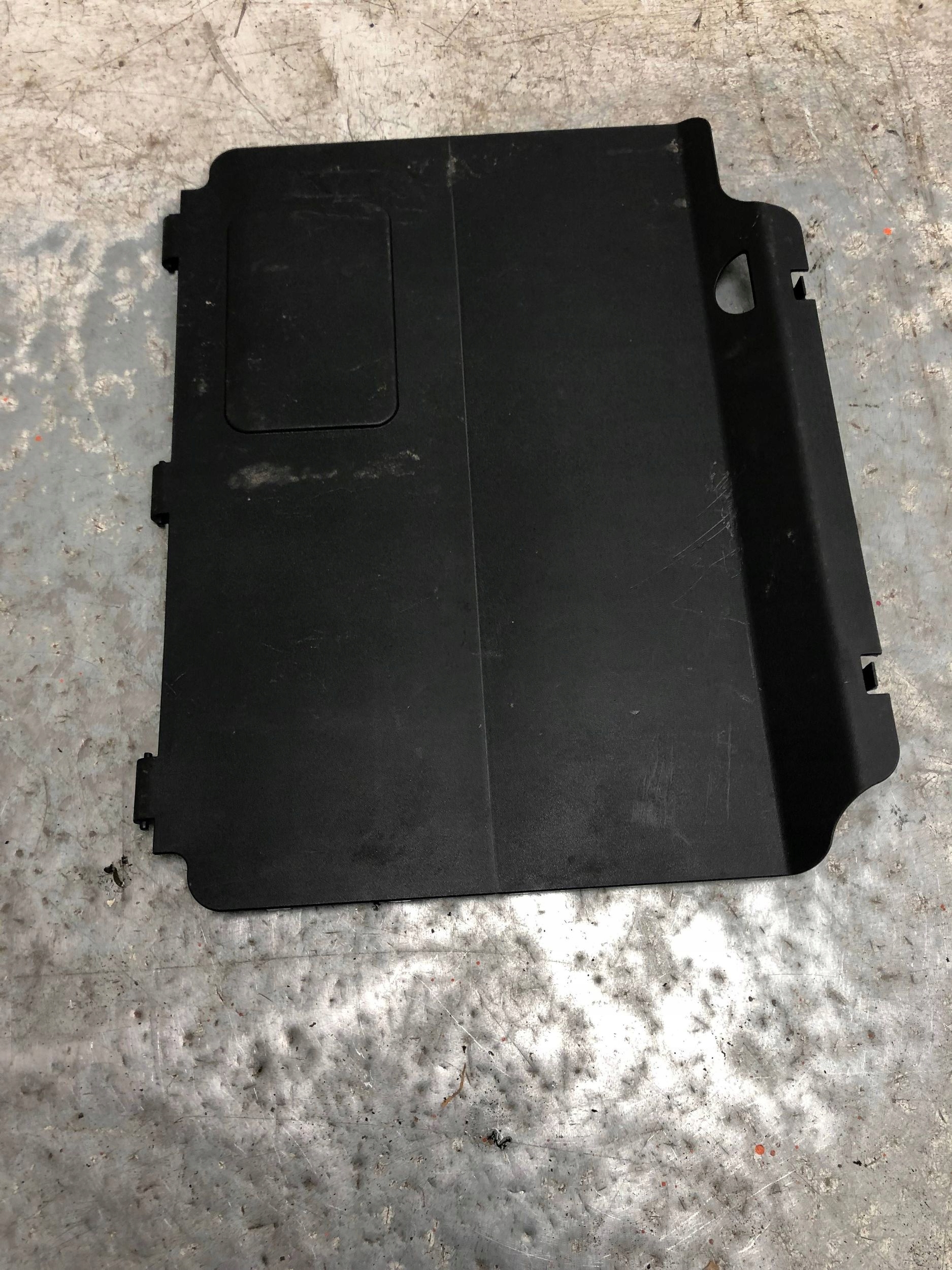 Kryt akumulátora Kolesá kufra AUDI Q5 8E0010175A