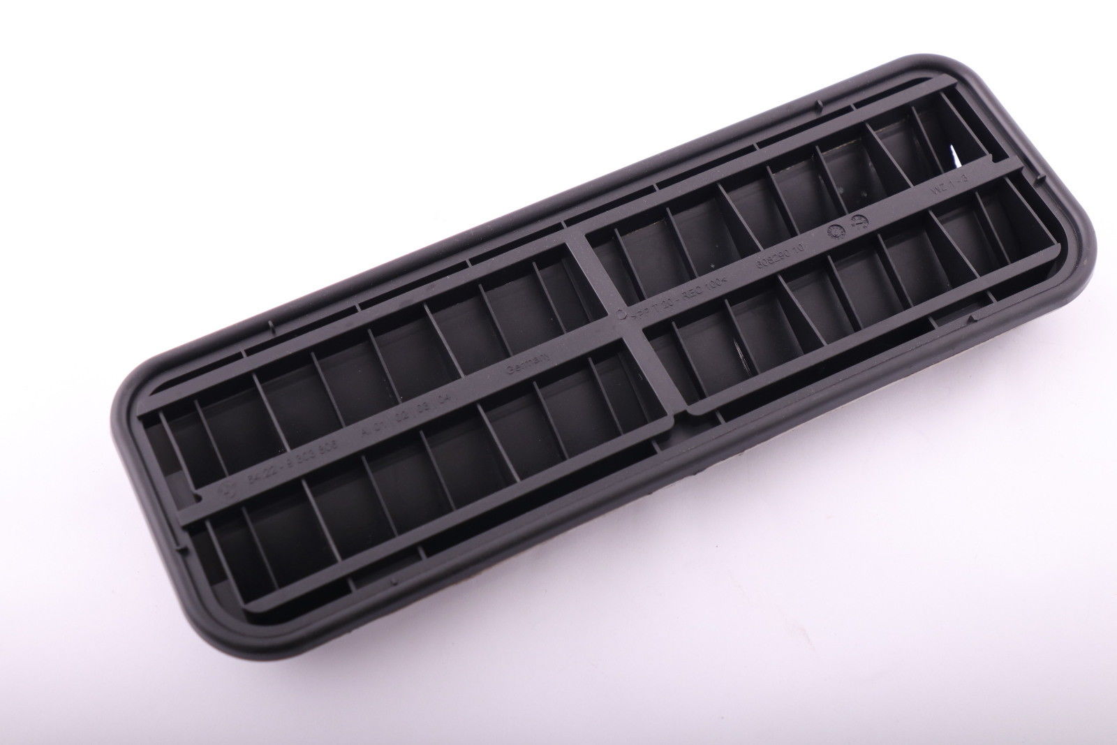 

Kratka Wentylacyjna Bagażnika Bmw 5 E60 E61