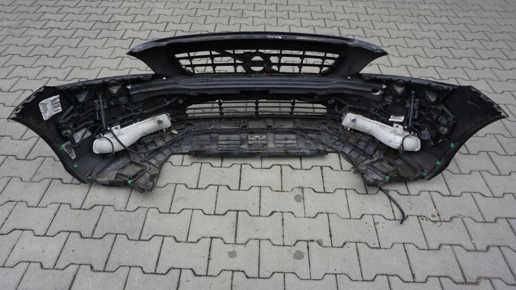 VOLVO V40 - complete bumper front - colour 717