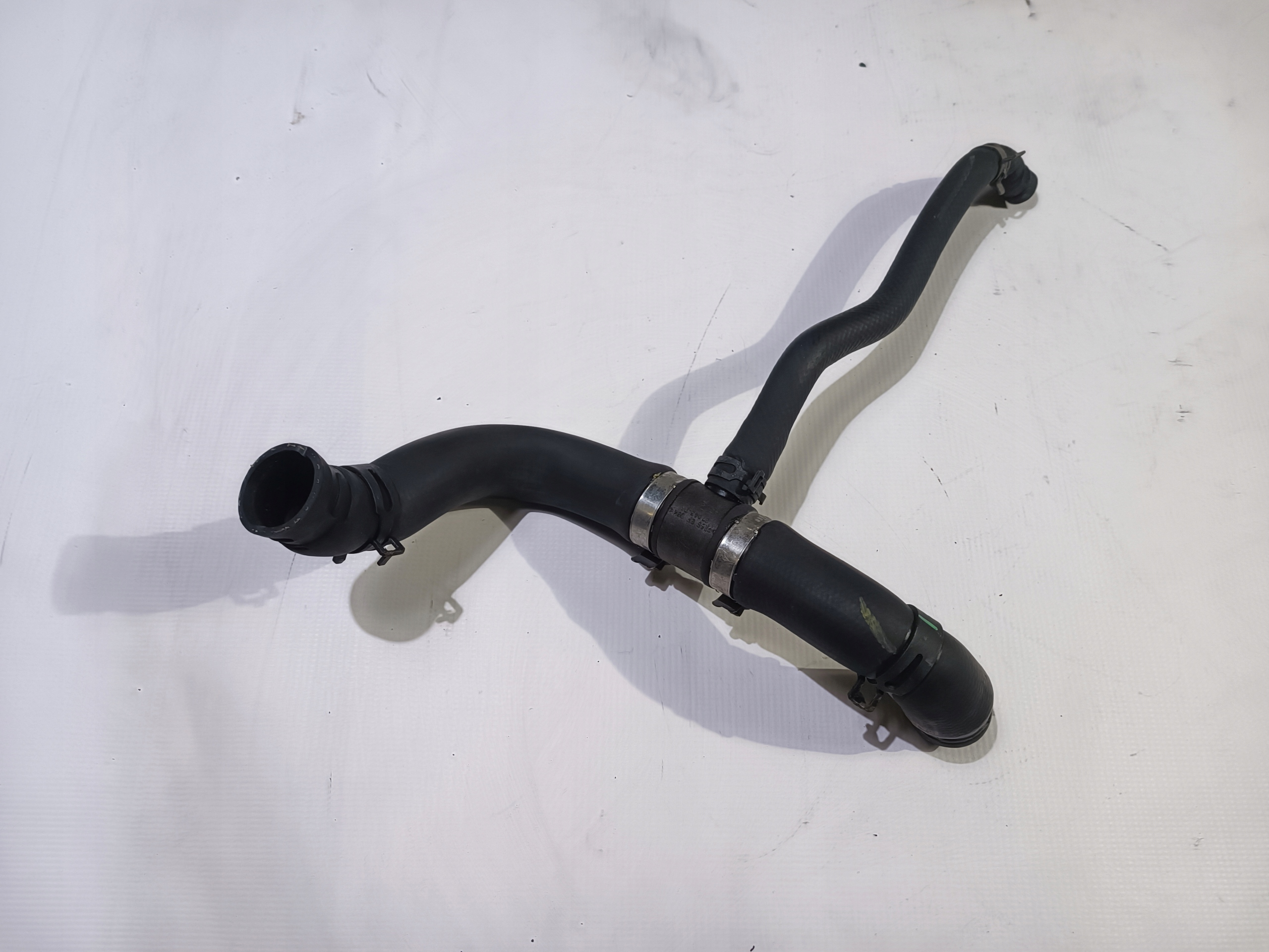 hose przeod radiator lower trojnik Chevrolet Camaro SS 6.2 2009