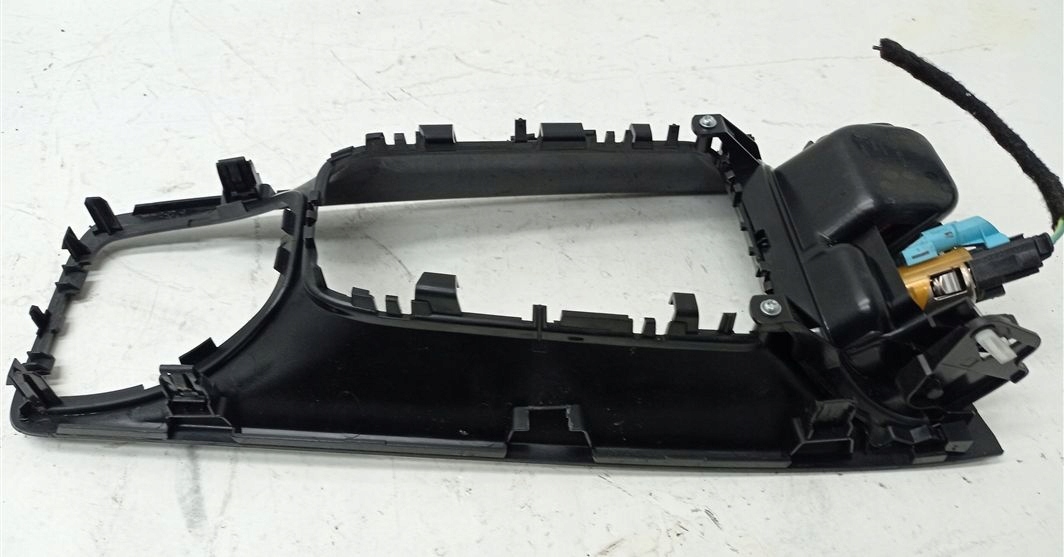 тунель середина рамка декор CITROEN C5 III X7 9682457777