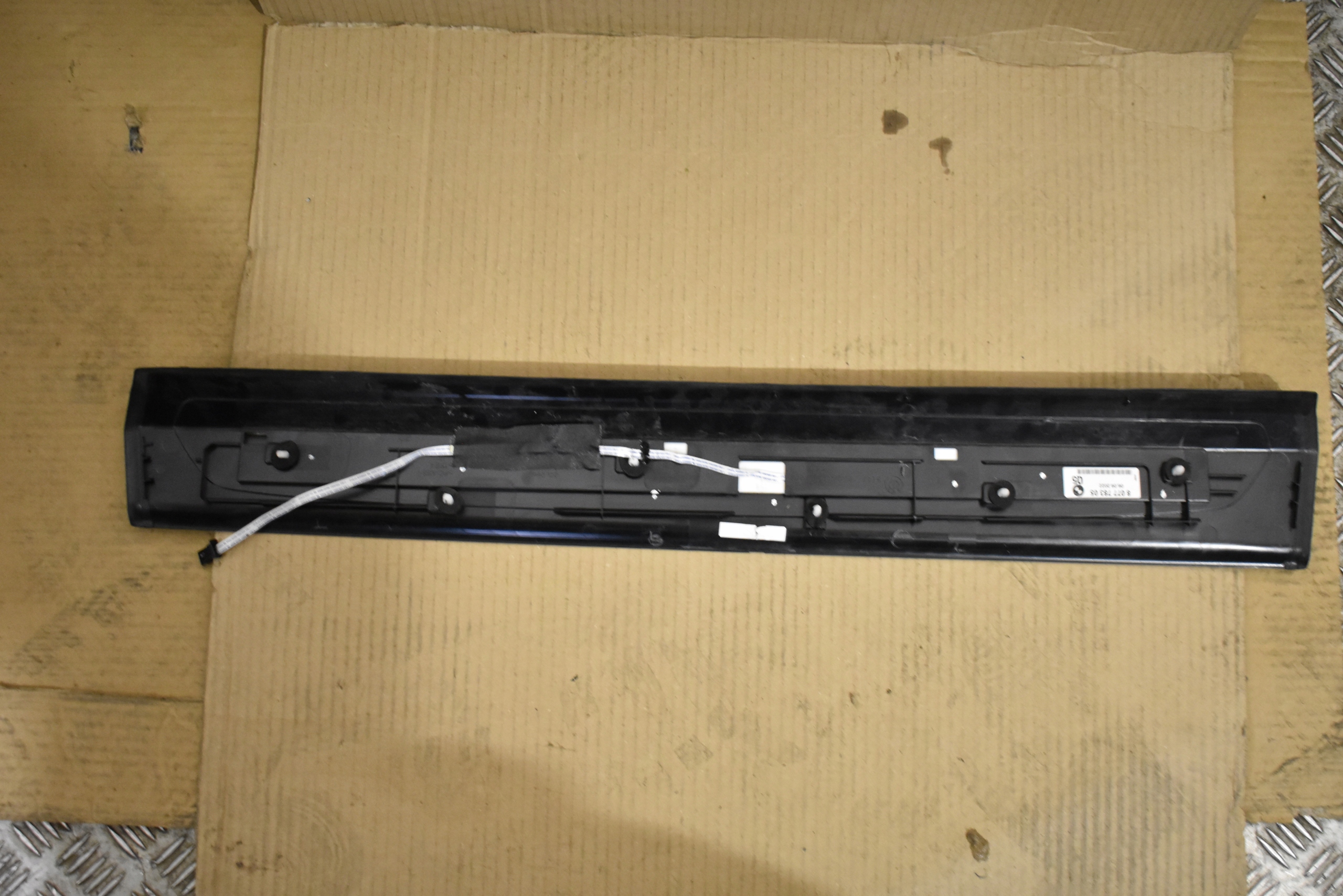 moulding cap threshold left LED M850i BMW G14 G15 1