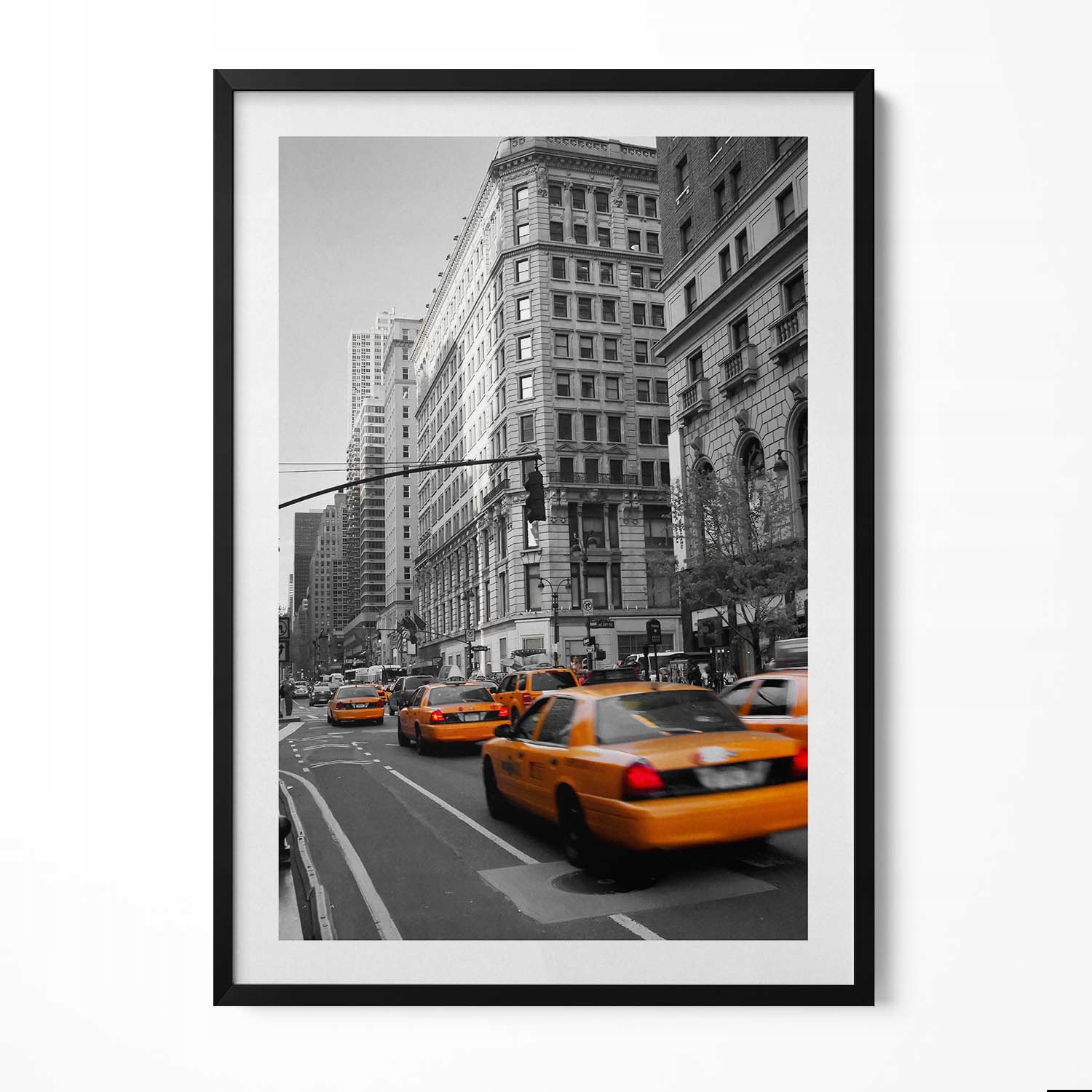 Závěsný obraz v černém rámu Pohyb taxíků na Manhattanu 70 x 100 cm