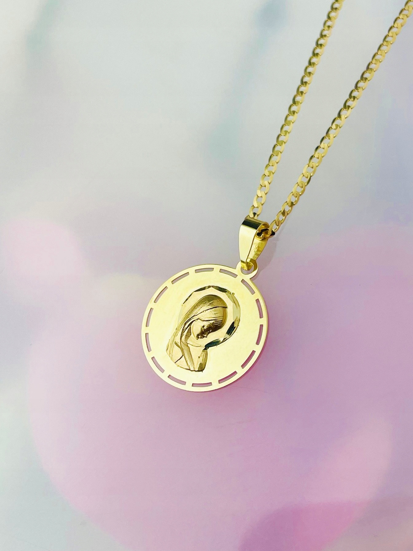 Zlatý Medailonek Přívěsek Matka Boží Fatimská