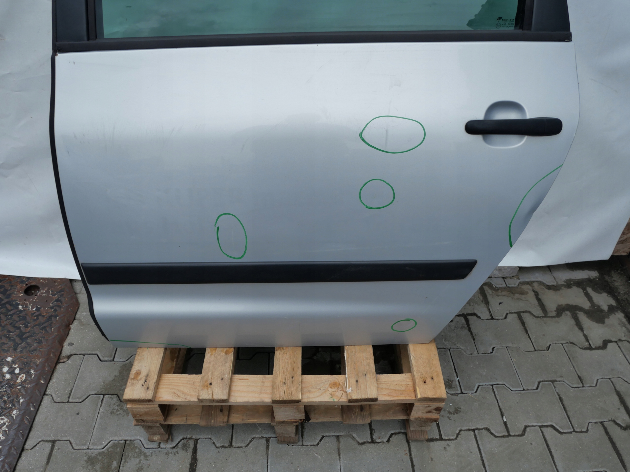 door VW SHARAN and left rear part