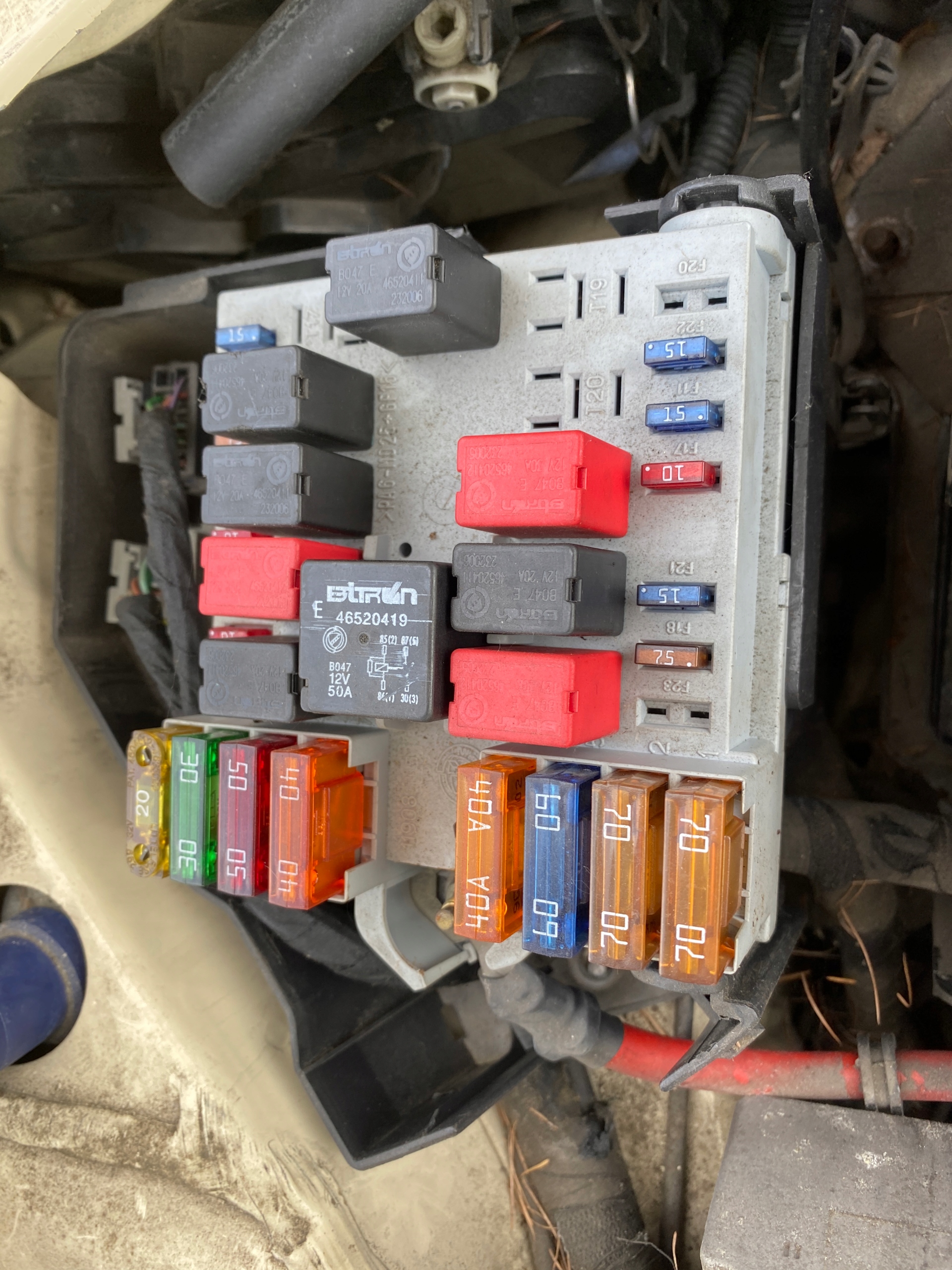 Lancia Ypsilon 03-09 Module fusibles 1.4 16V