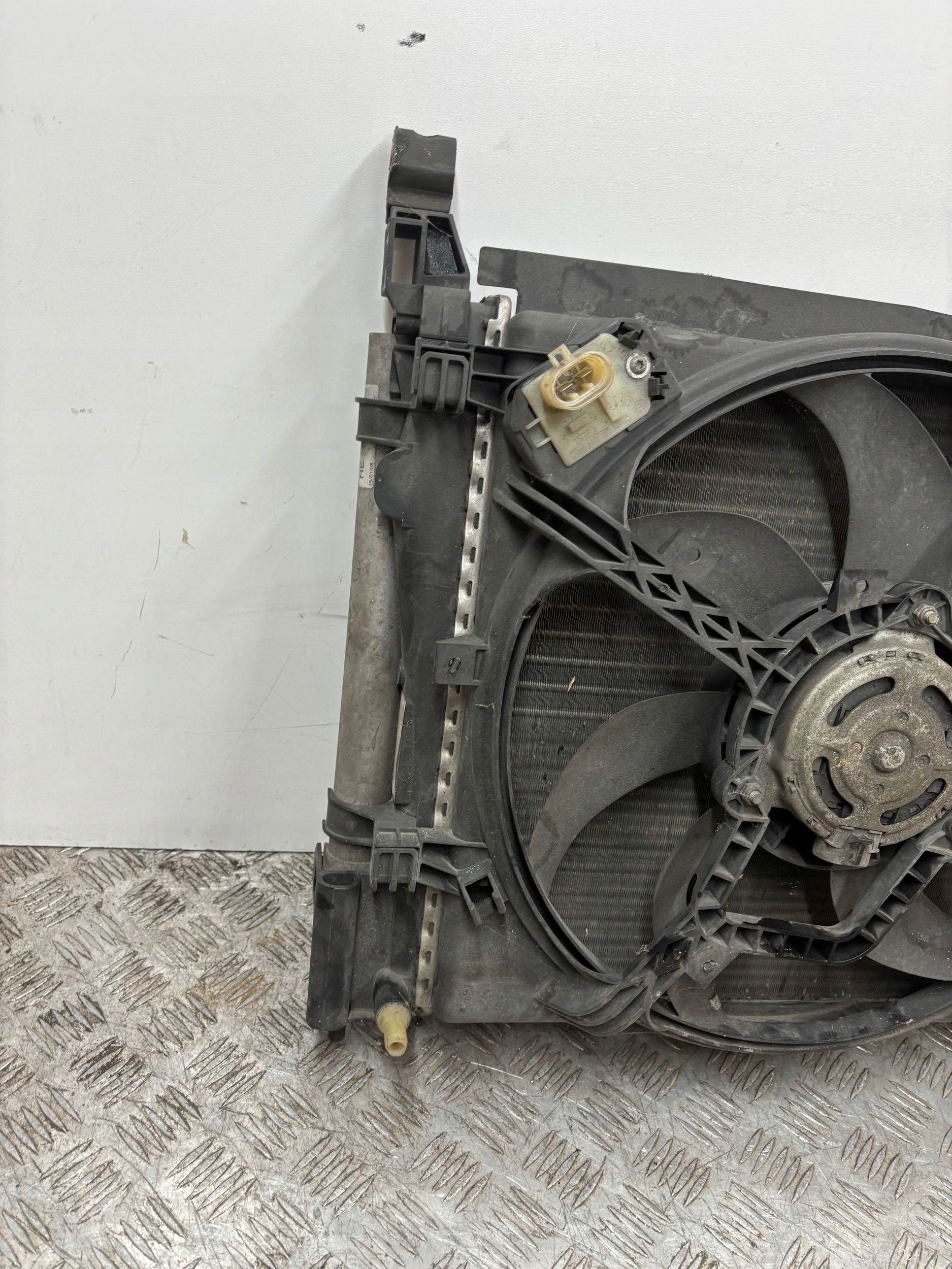 chladič vody KLIMY ventilátor OPEL CORSA D 1.0 55701408
