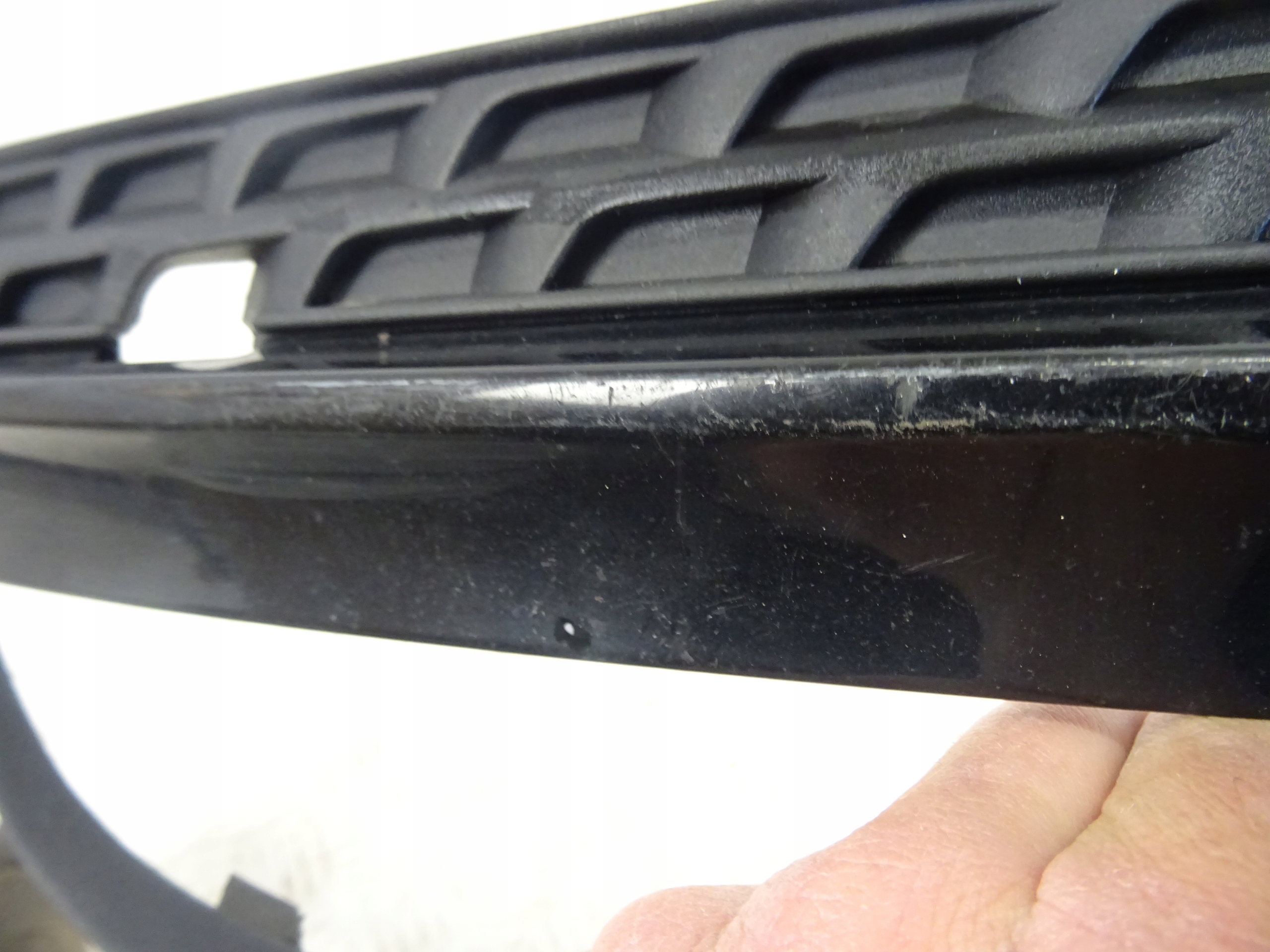 grid of a bumper front front left AUDI A5 8T0 LIFT 8T0807681H