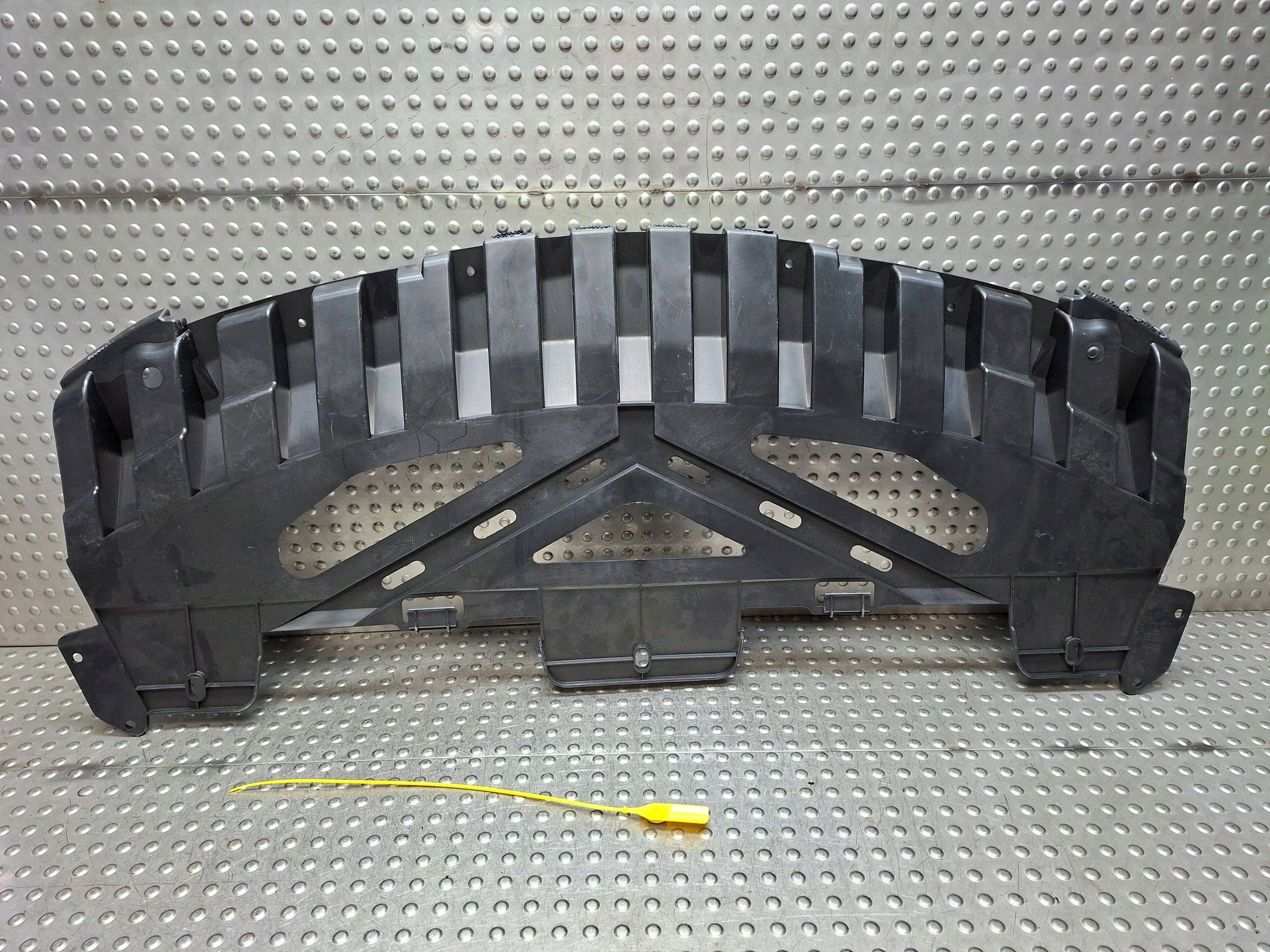 Blende Abdeckung abdeckung unter Stoßstange LANCIA DELTA III 08- 51820248