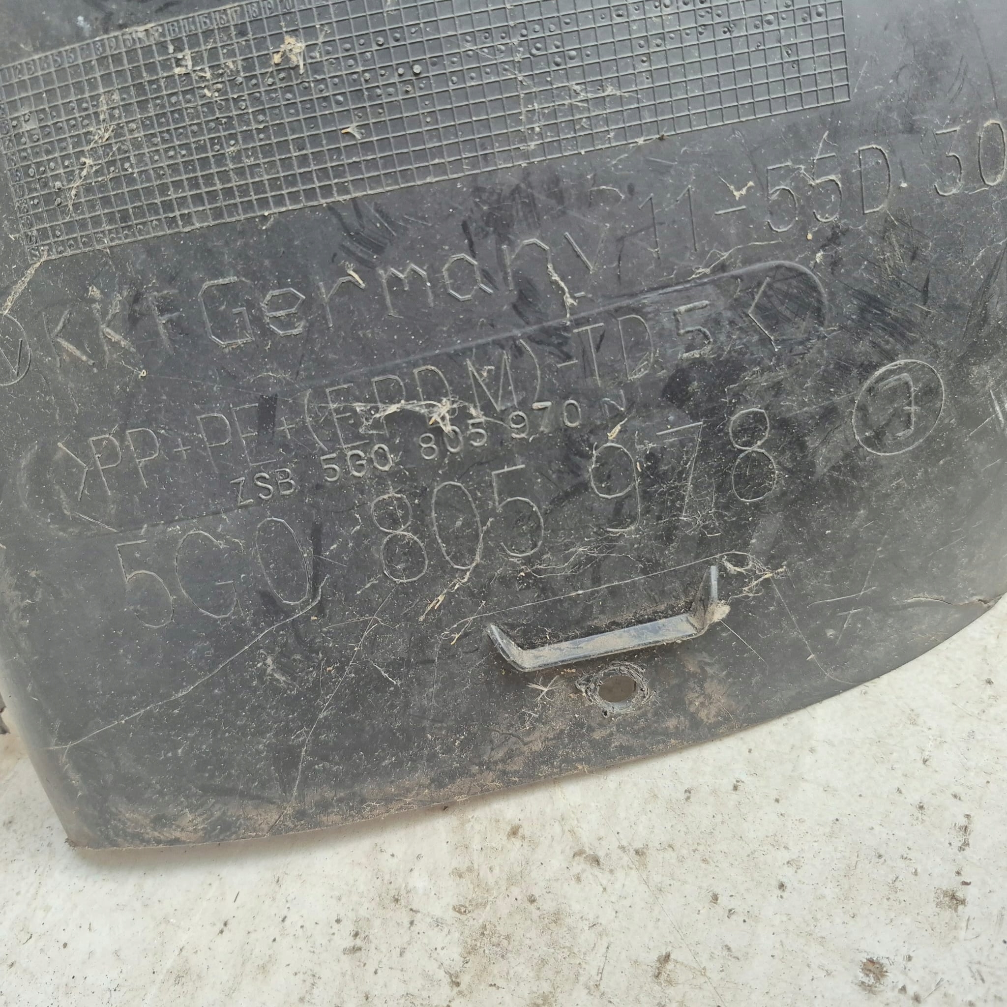VW GOLF VII 7 12-20 mudguard front front right