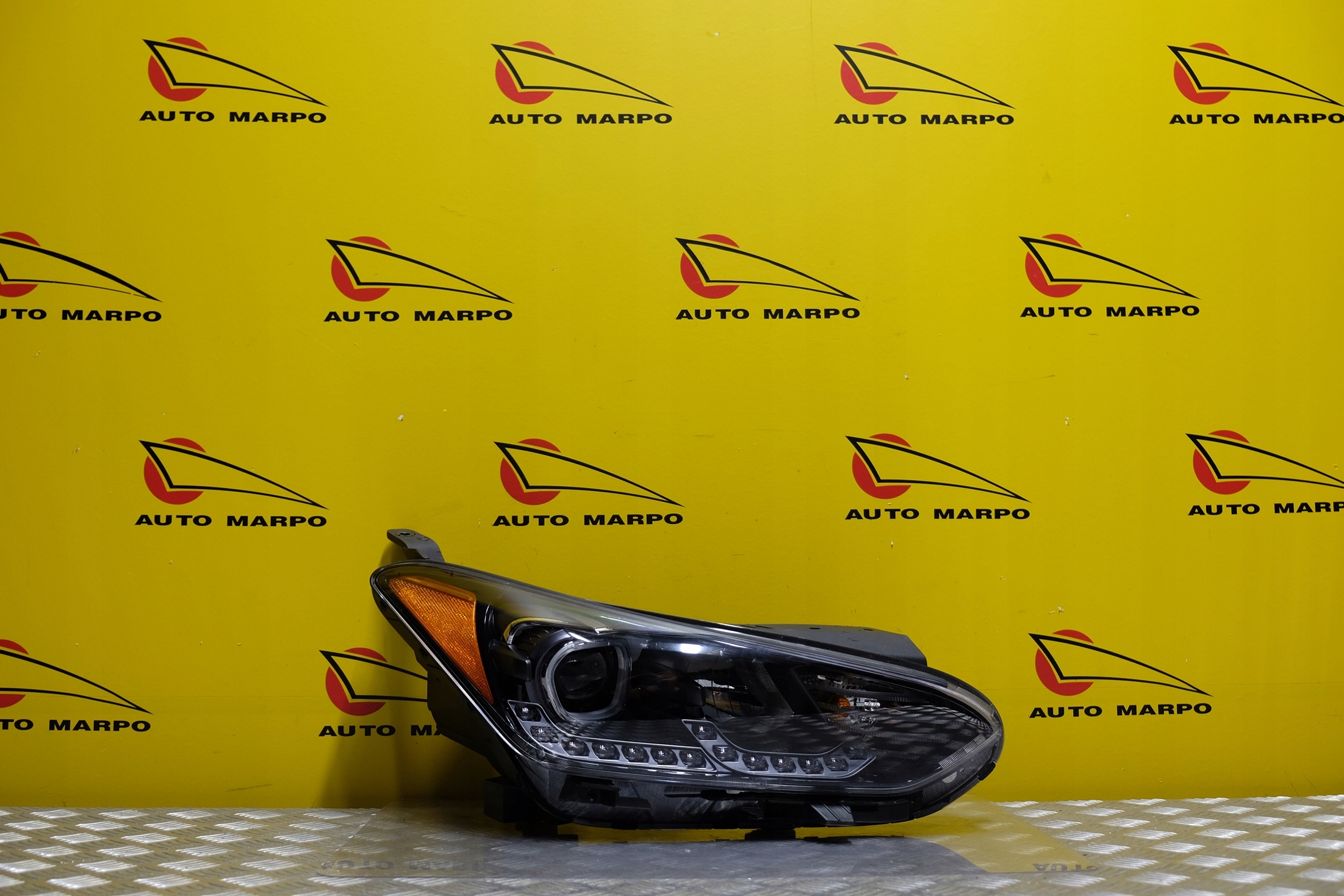 HYUNDAI VELOSTER 2018- REFLEKTOR LAMPA LED R USA Numer katalogowy części 92102-J3140