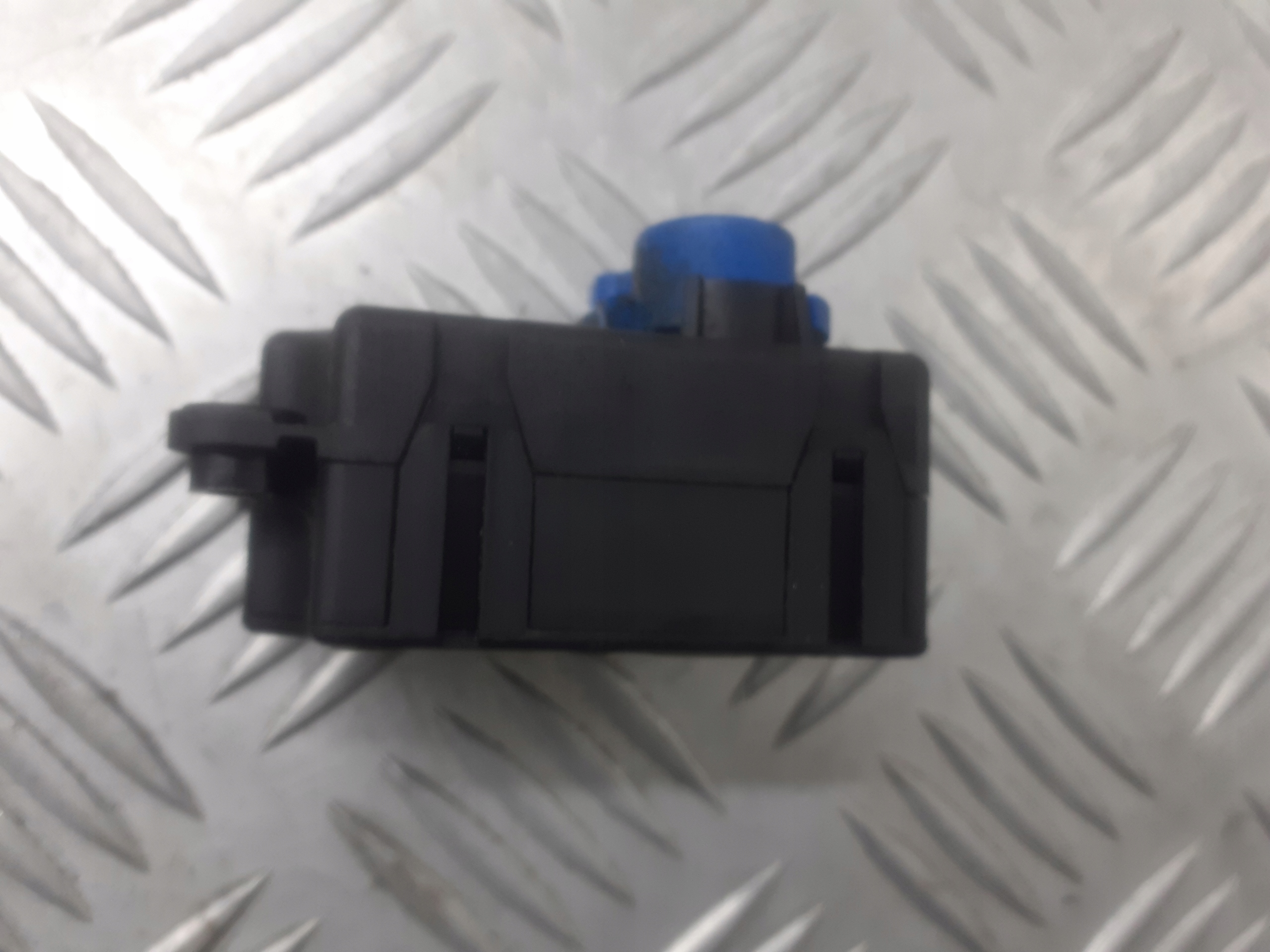 SILNICZEK NAGRZEWNICY OPEL VECTRA C 006971J02 Producent części Opel OE