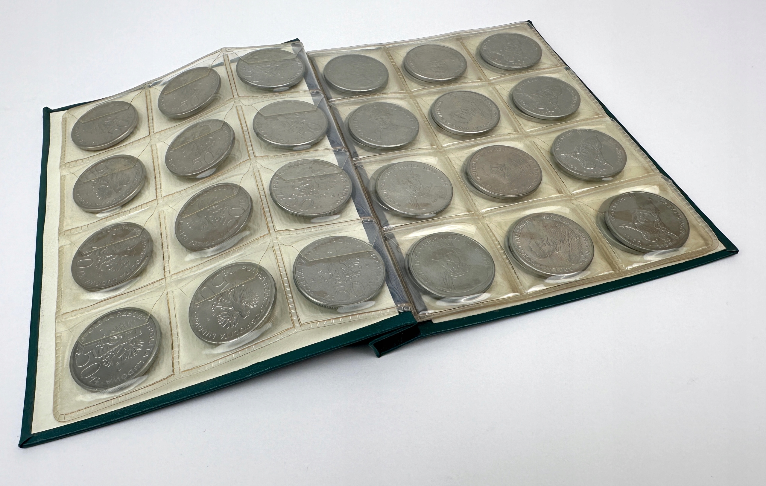 7230. Klaserek z monetami PRL