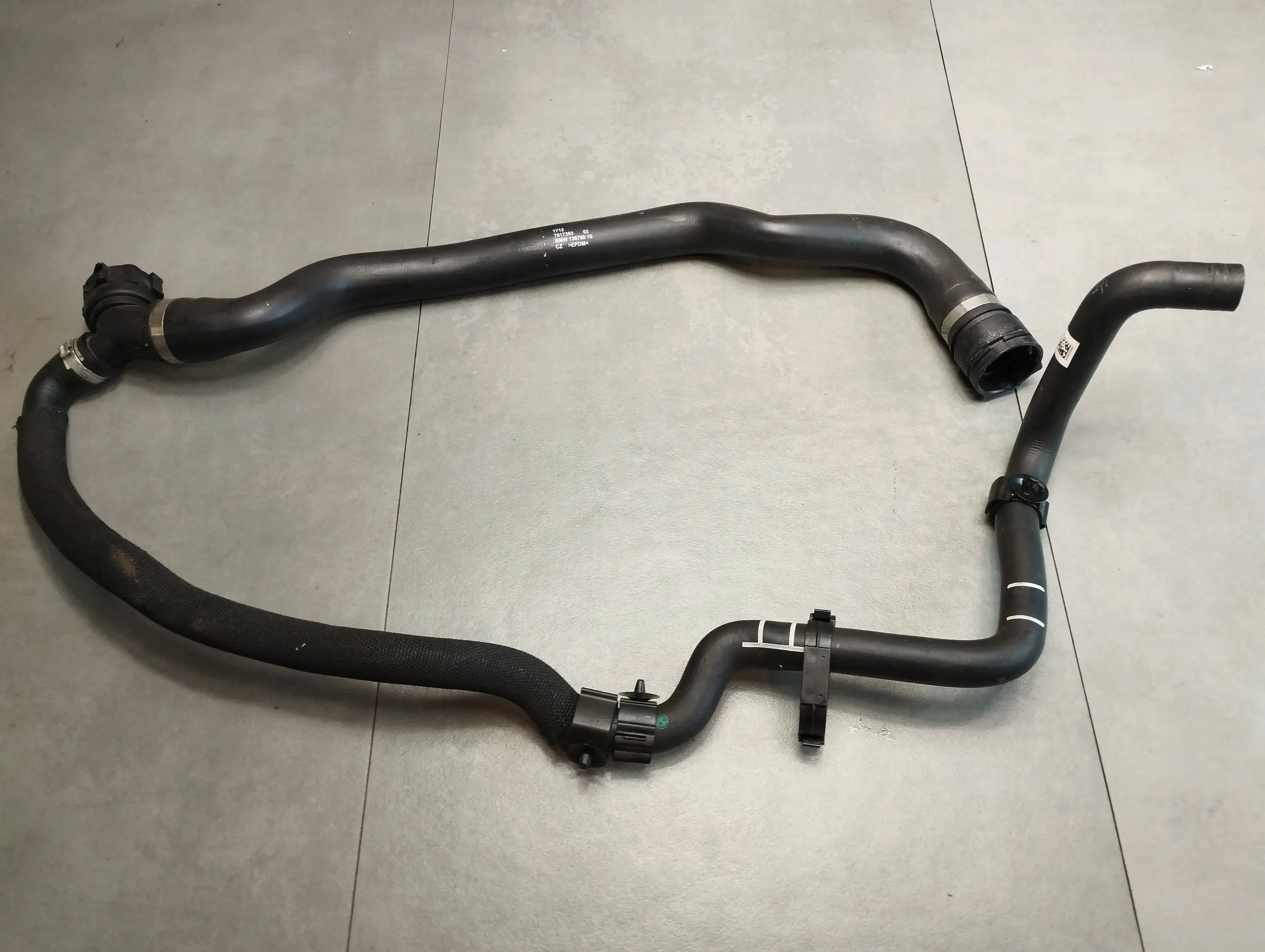 BMW X1 F48 PRZEWÓD WODY 7617363